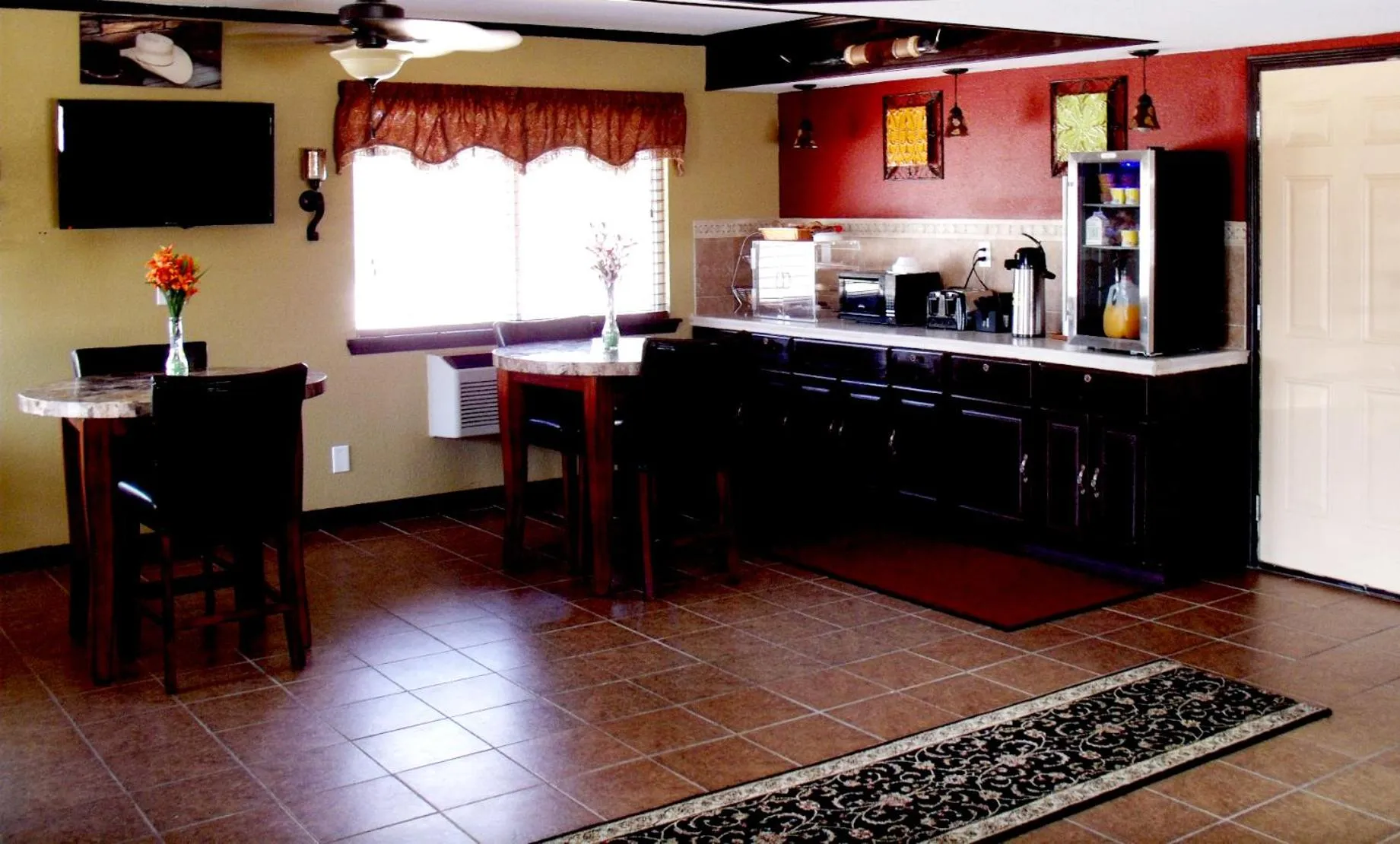 Kitchen or kitchenette in Country Inn Sterling