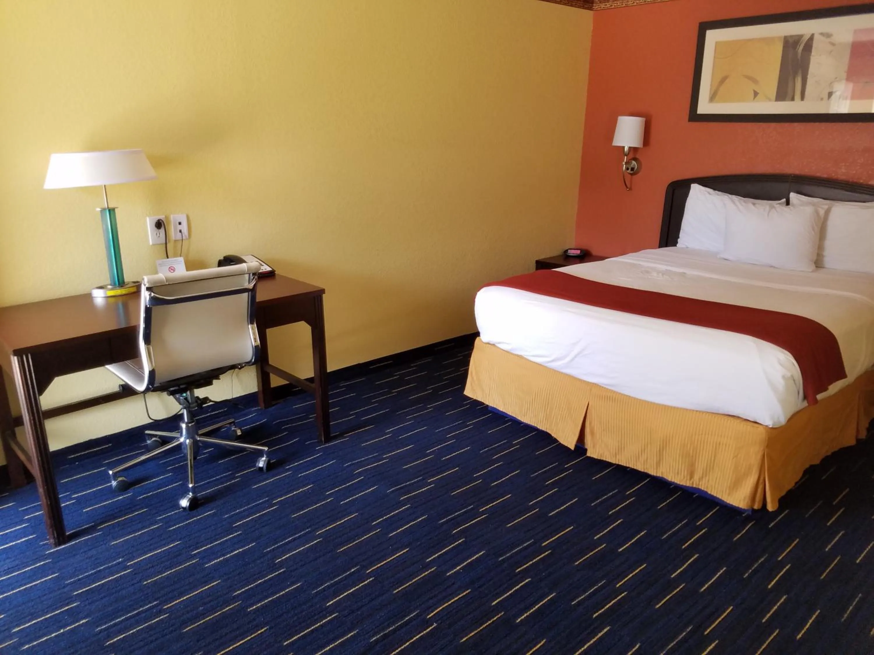 Bedroom, Bed in Country Inn Sterling