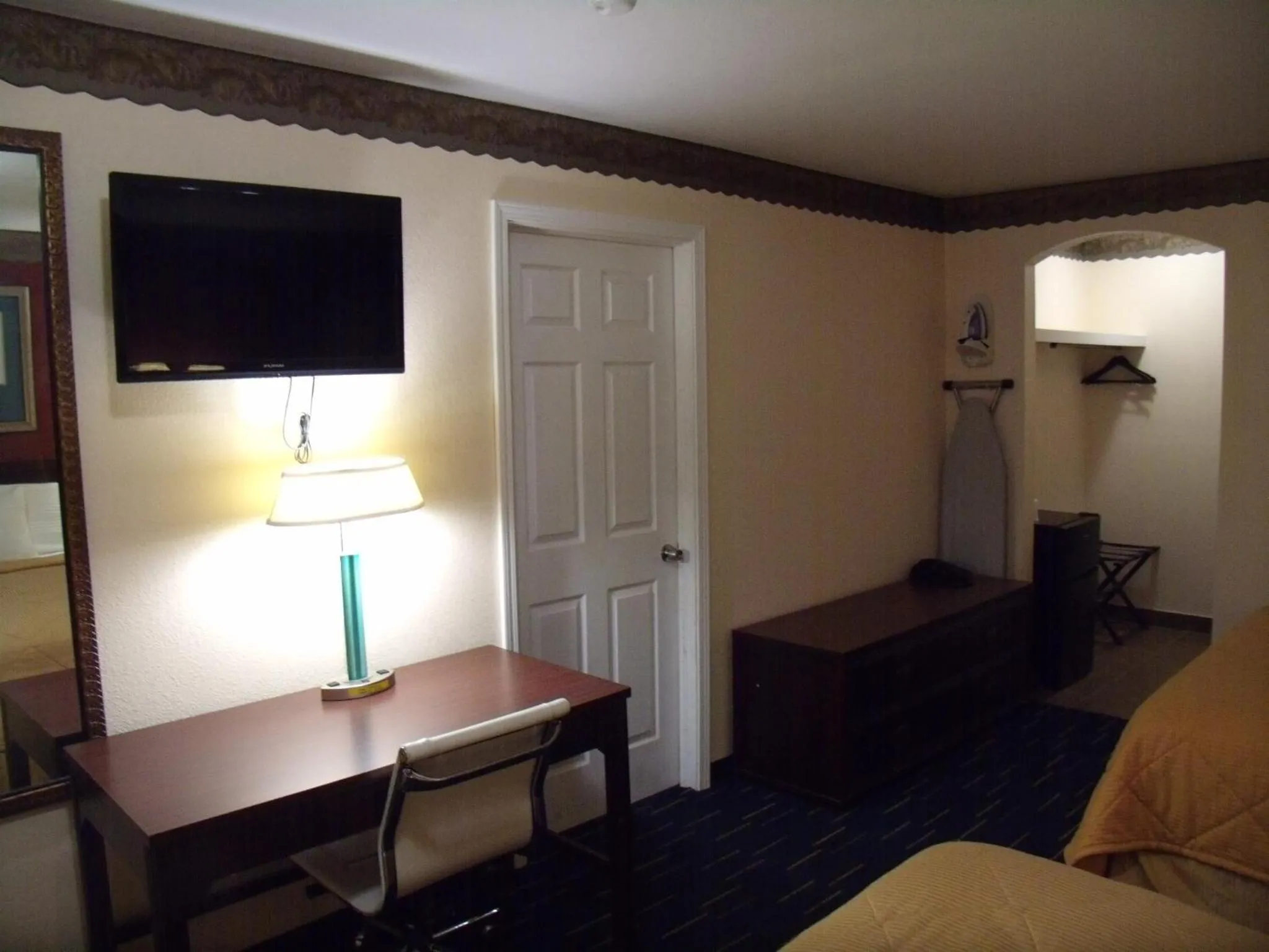 Bed in Country Inn Sterling