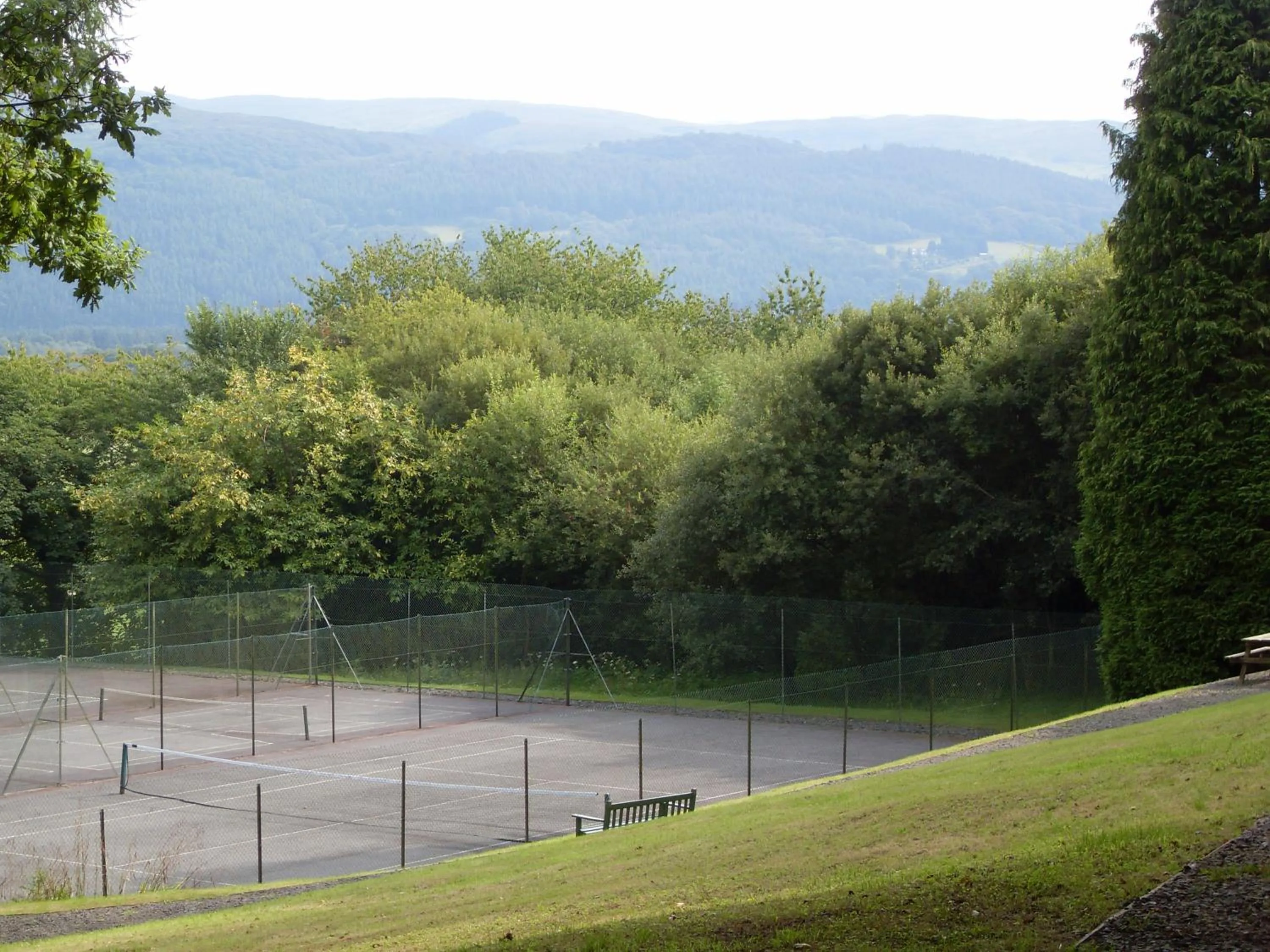 Tennis court in Macdonald Plas Talgarth Resort
