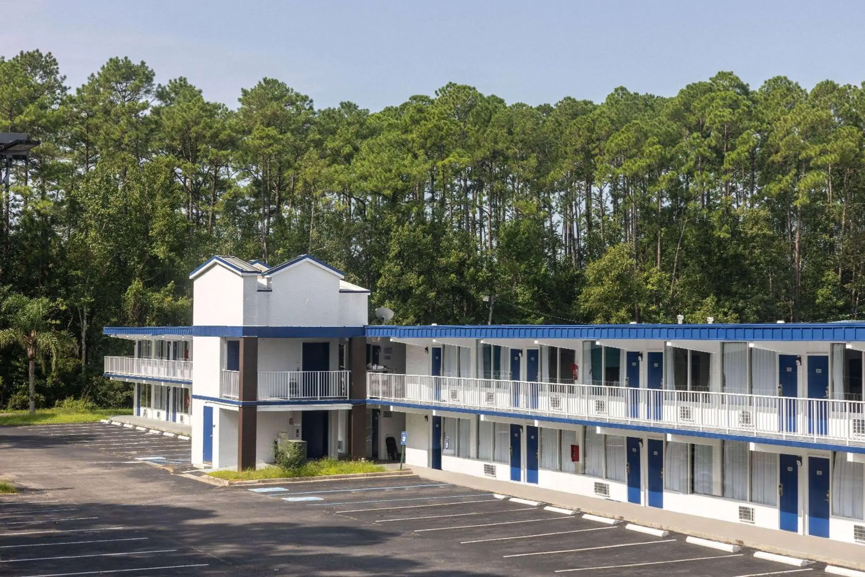 Property building in Travelodge by Wyndham Kingsland GA Property building in Travelodge by Wyndham Kingsland GA