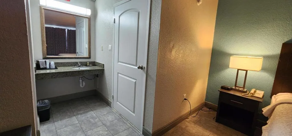 Shower in Travelodge by Wyndham Kingsland GA