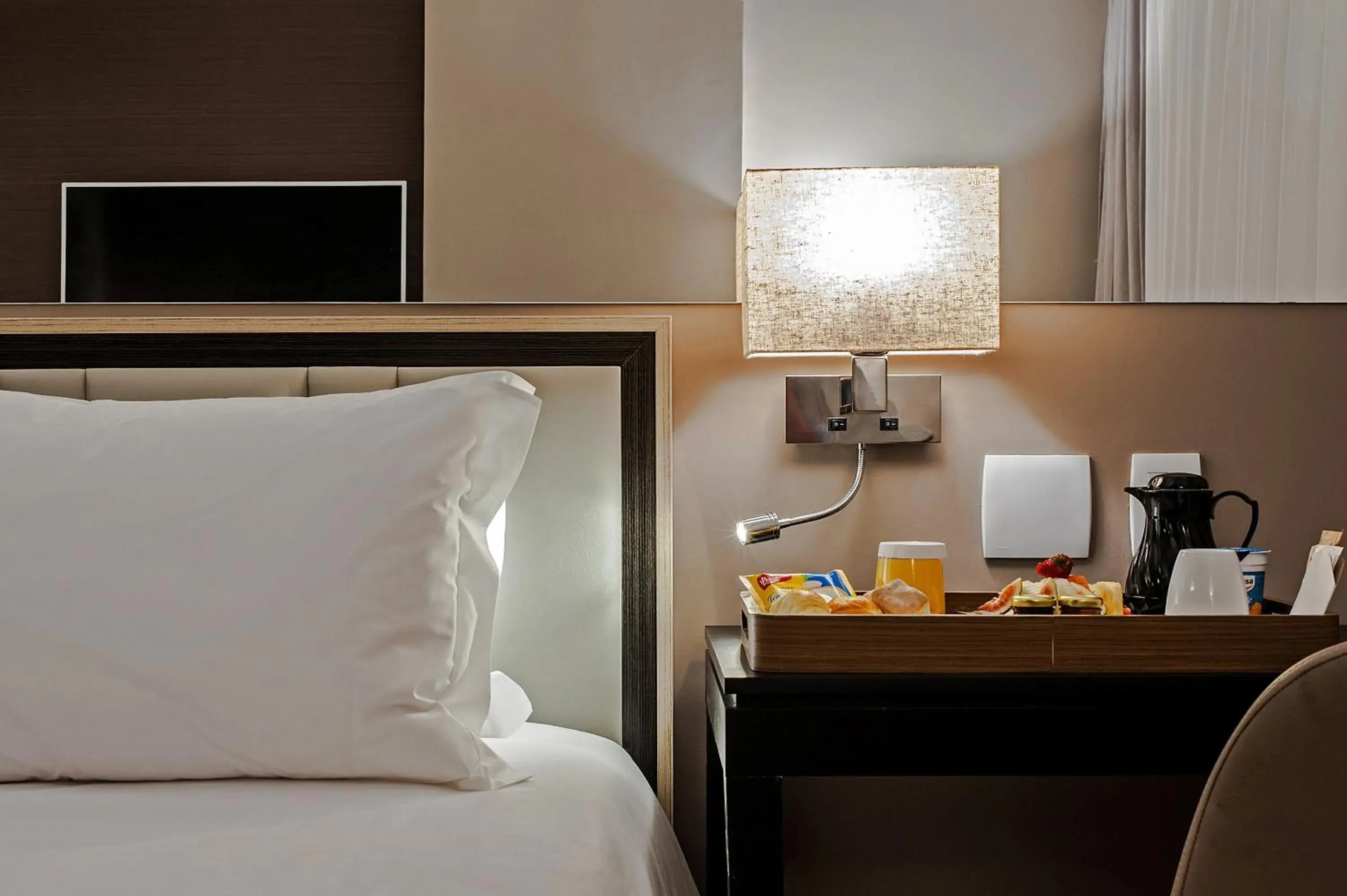 Photo of the whole room, Bed in Hotel Atlantico Prime Photo of the whole room, Bed in Hotel Atlantico Prime