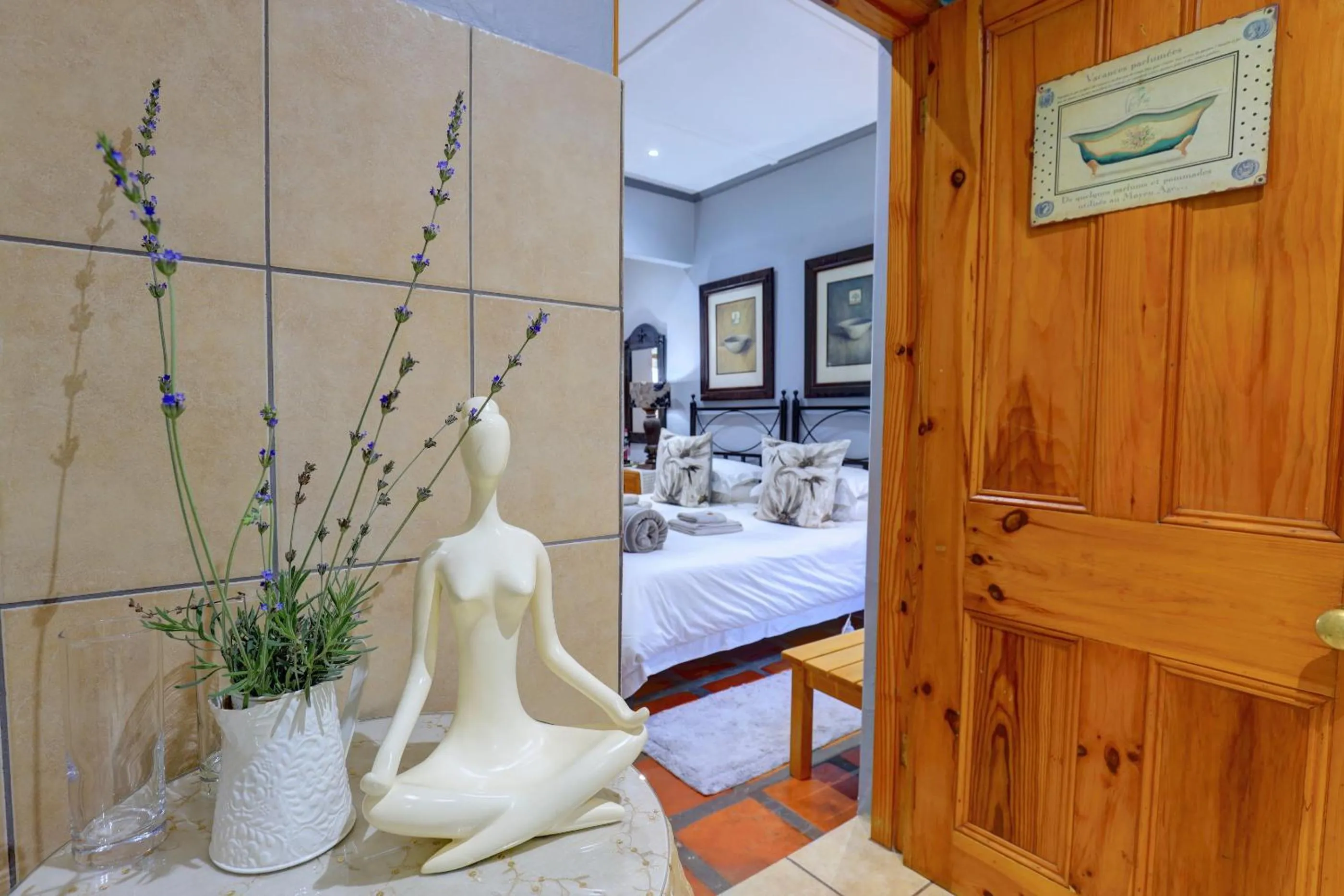 Bathroom, Bed in Thylitshia Villa Country Guest House