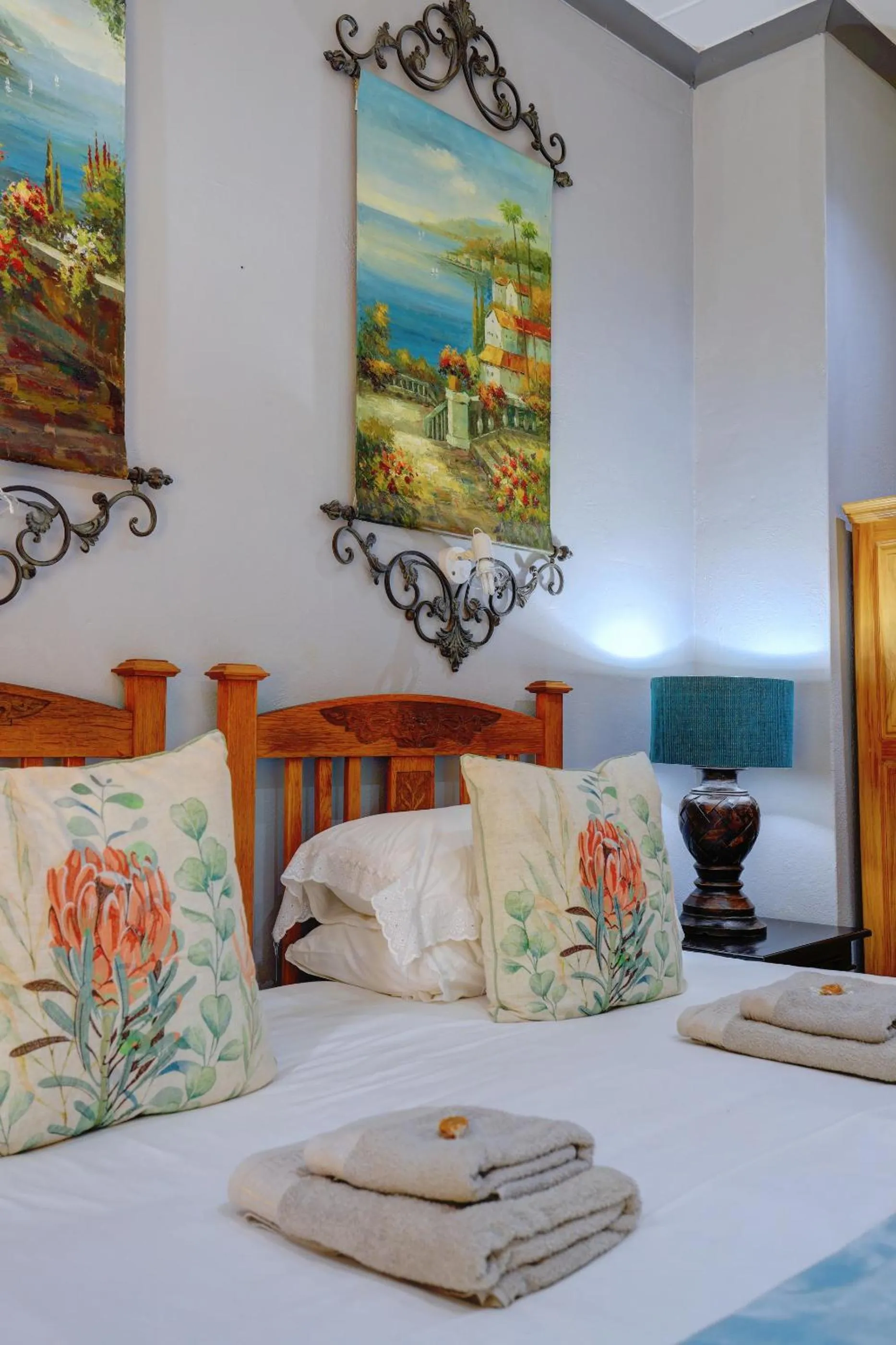Photo of the whole room, Bed in Thylitshia Villa Country Guest House