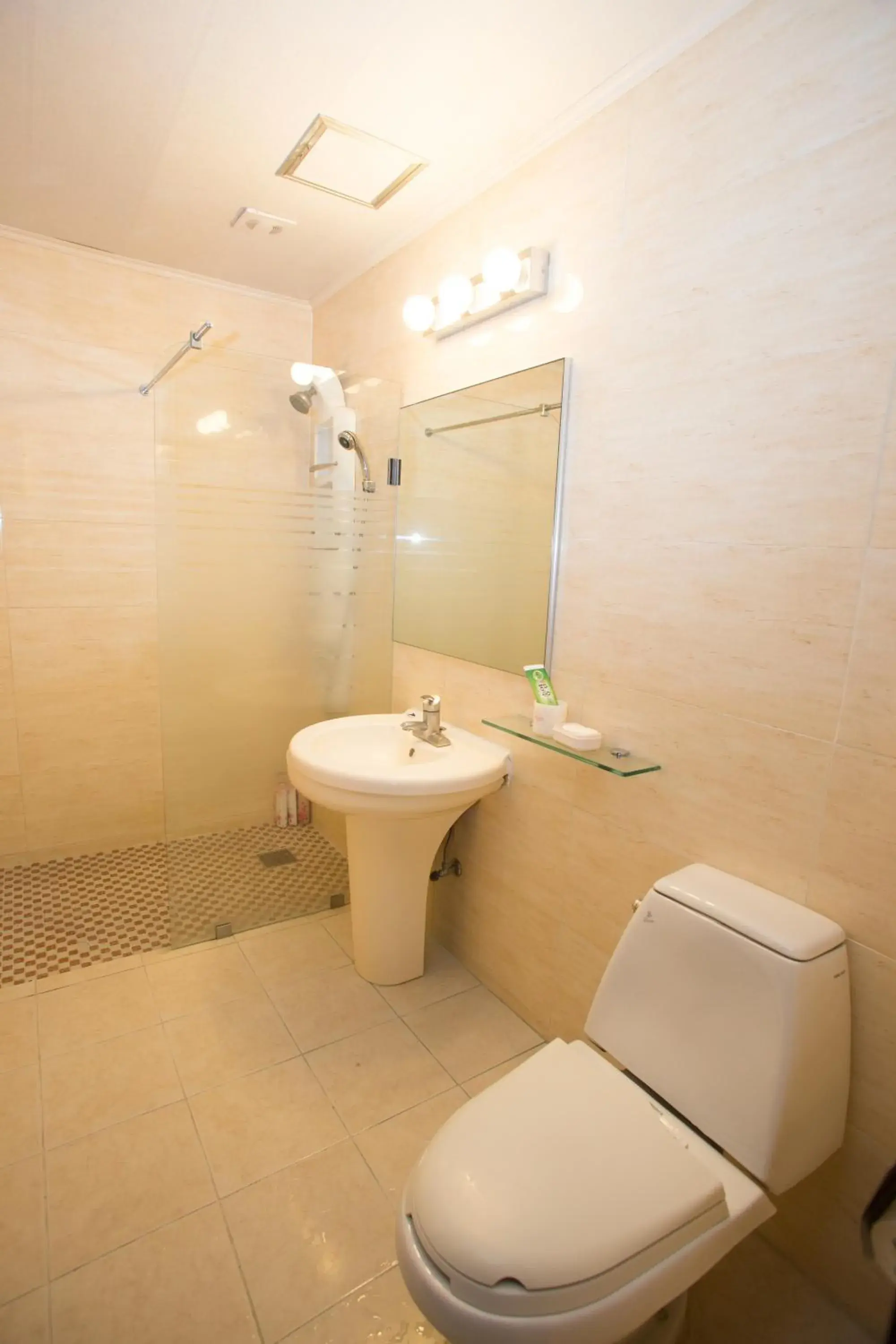 Double Room in Charmant Hotel Double Room in Charmant Hotel