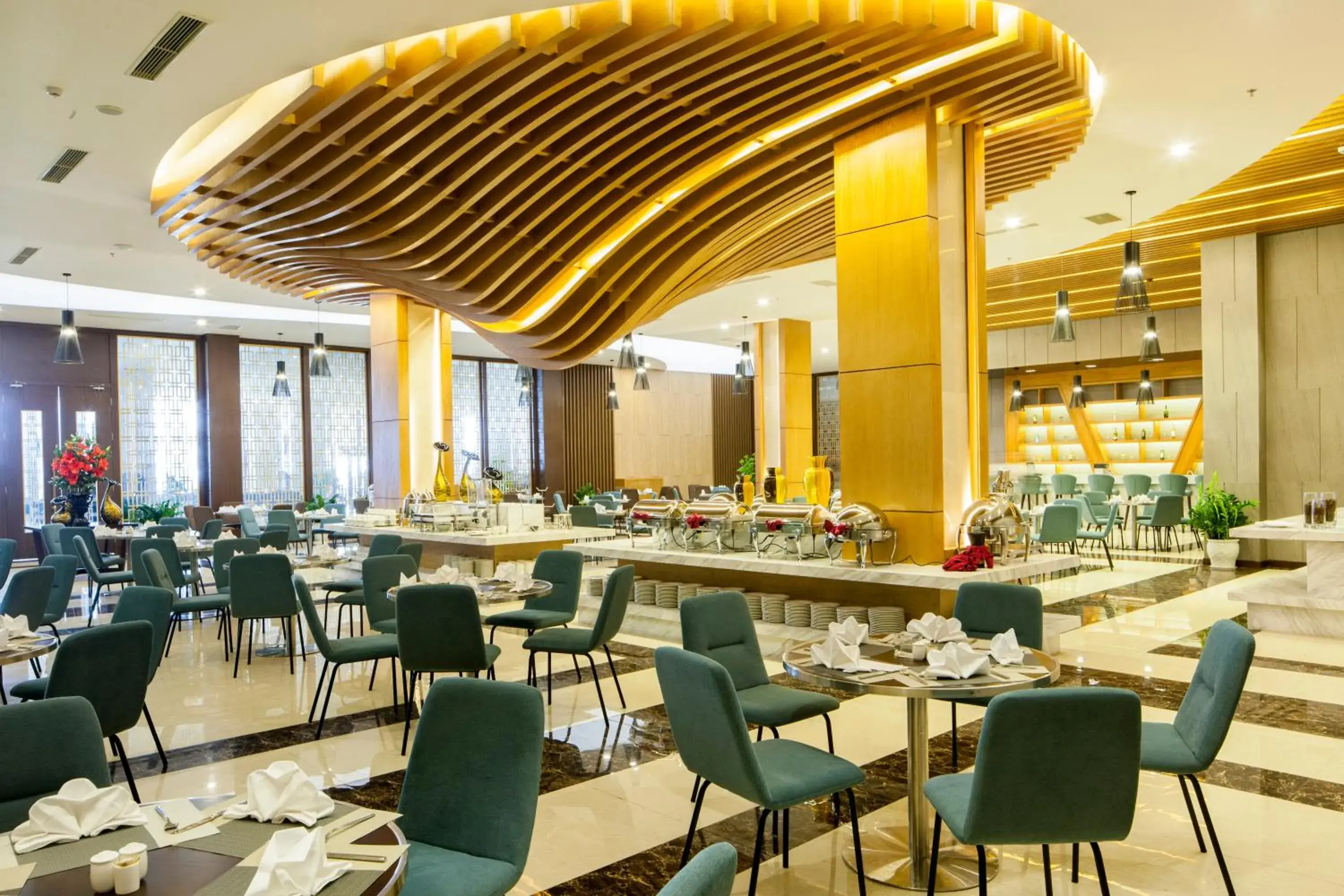 Restaurant/places to eat in Muong Thanh Luxury Nhat Le Hotel Restaurant/places to eat in Muong Thanh Luxury Nhat Le Hotel