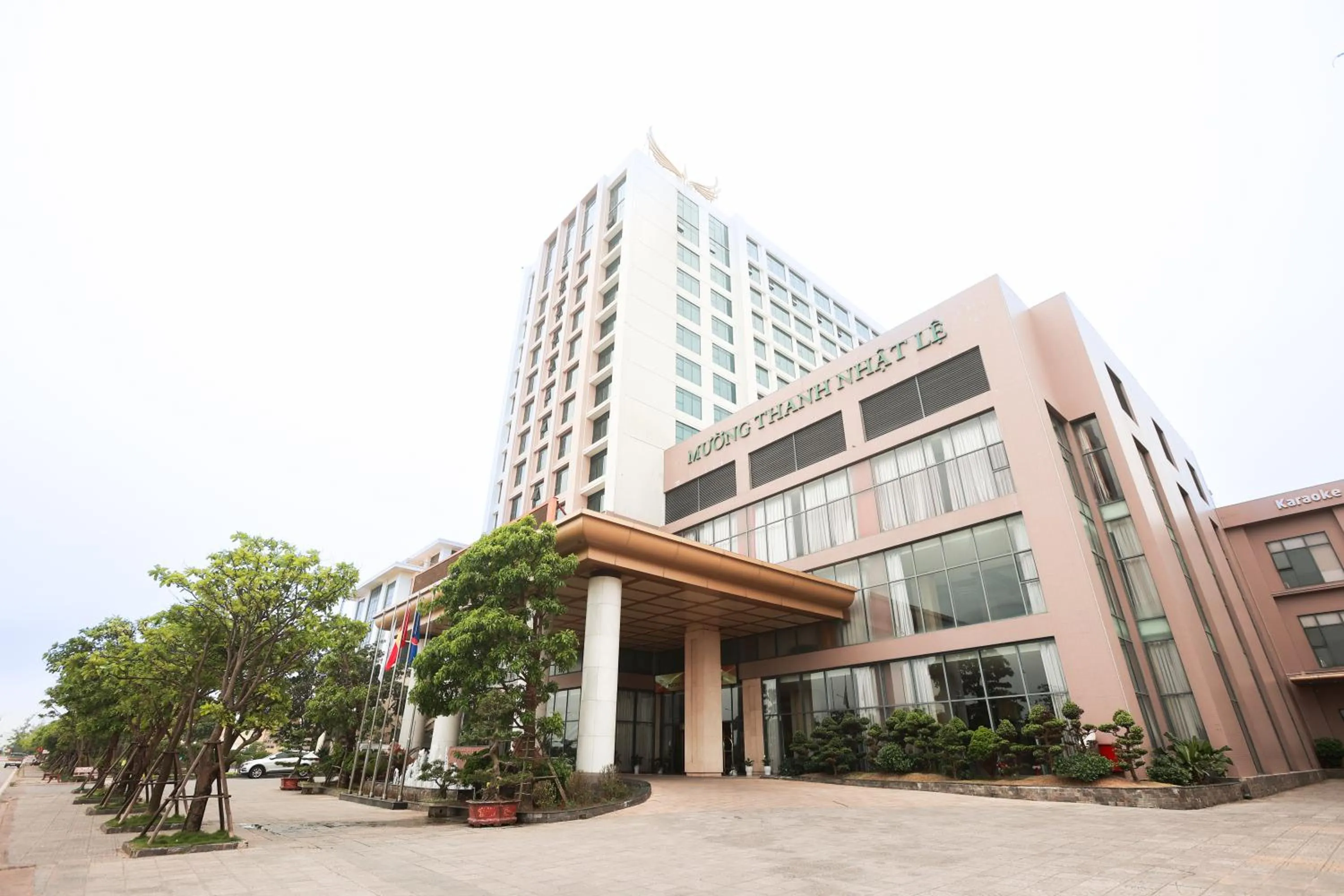 Property building in Muong Thanh Luxury Nhat Le Hotel
