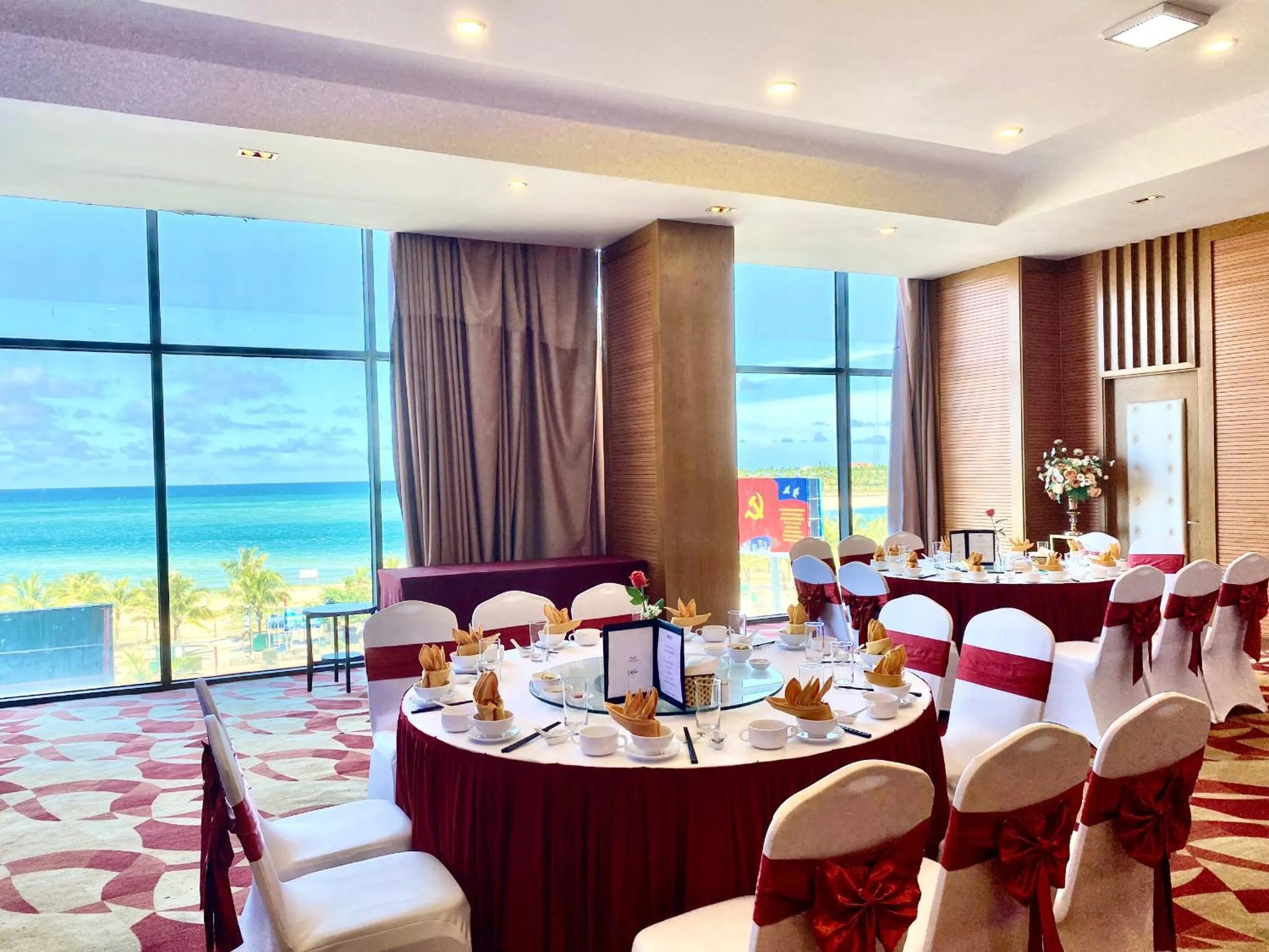 Meeting/conference room in Muong Thanh Luxury Nhat Le Hotel