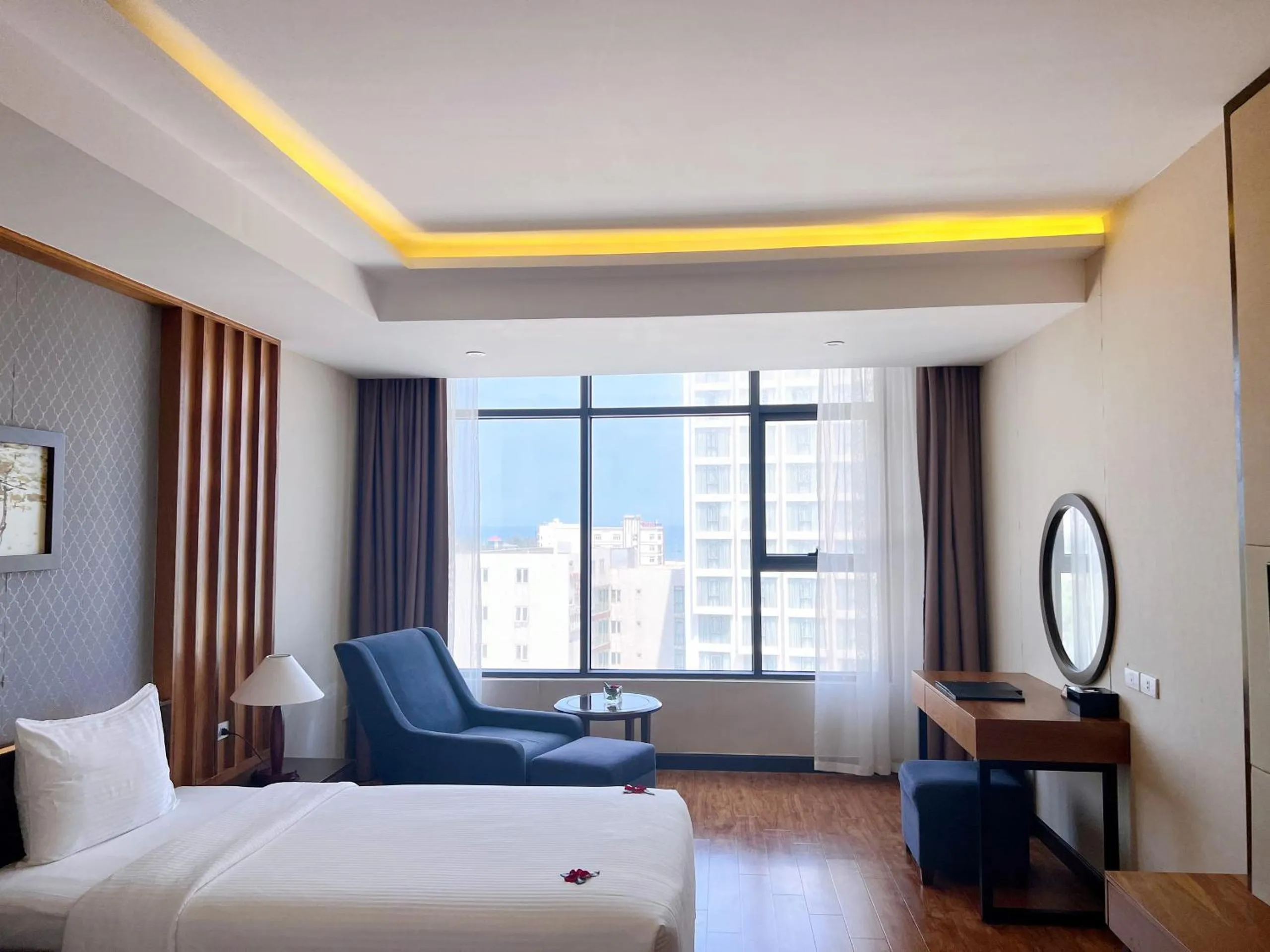 Bed in Muong Thanh Luxury Nhat Le Hotel