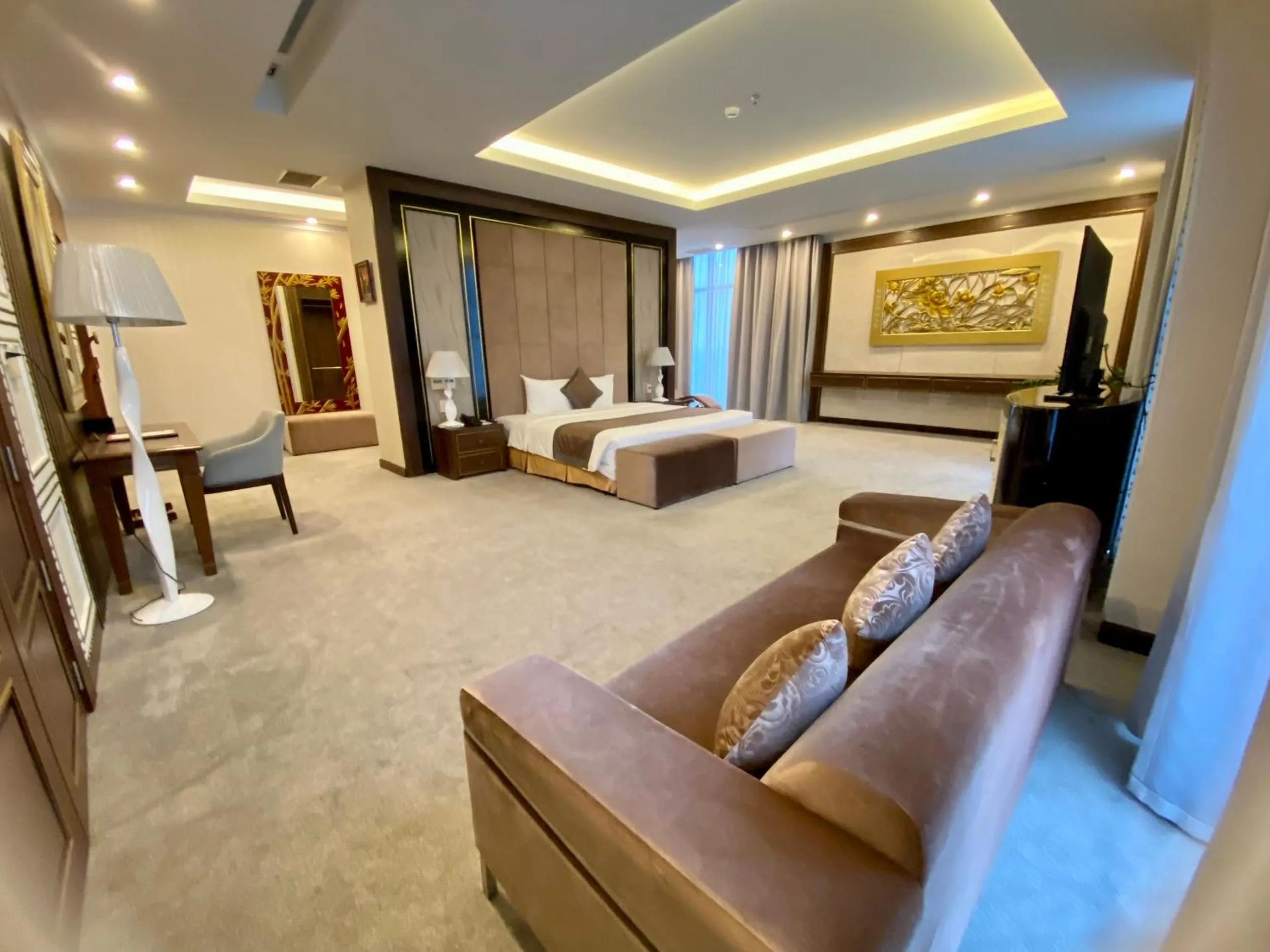 Bed in Muong Thanh Luxury Nhat Le Hotel