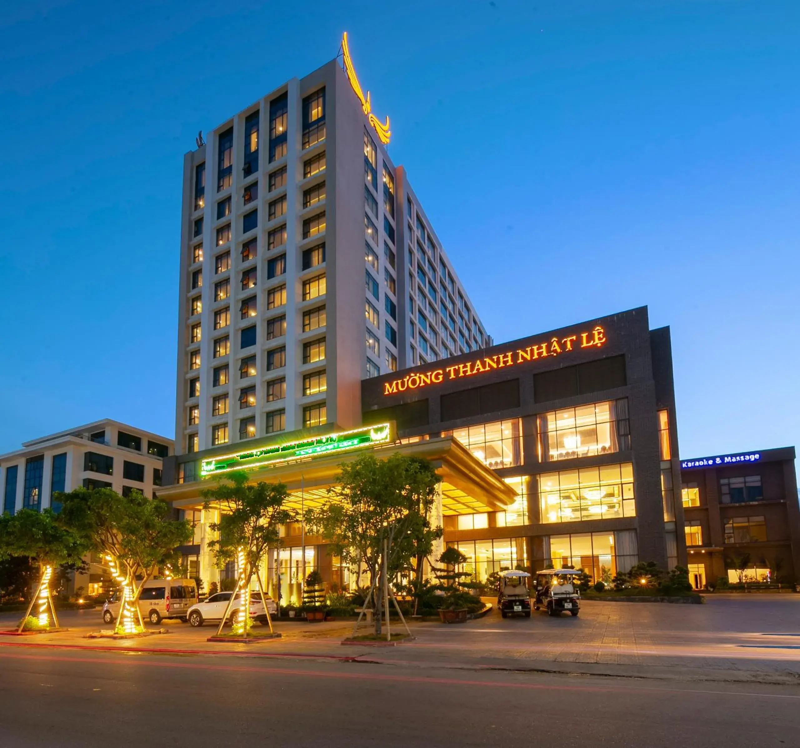 Property building in Muong Thanh Luxury Nhat Le Hotel Property building in Muong Thanh Luxury Nhat Le Hotel