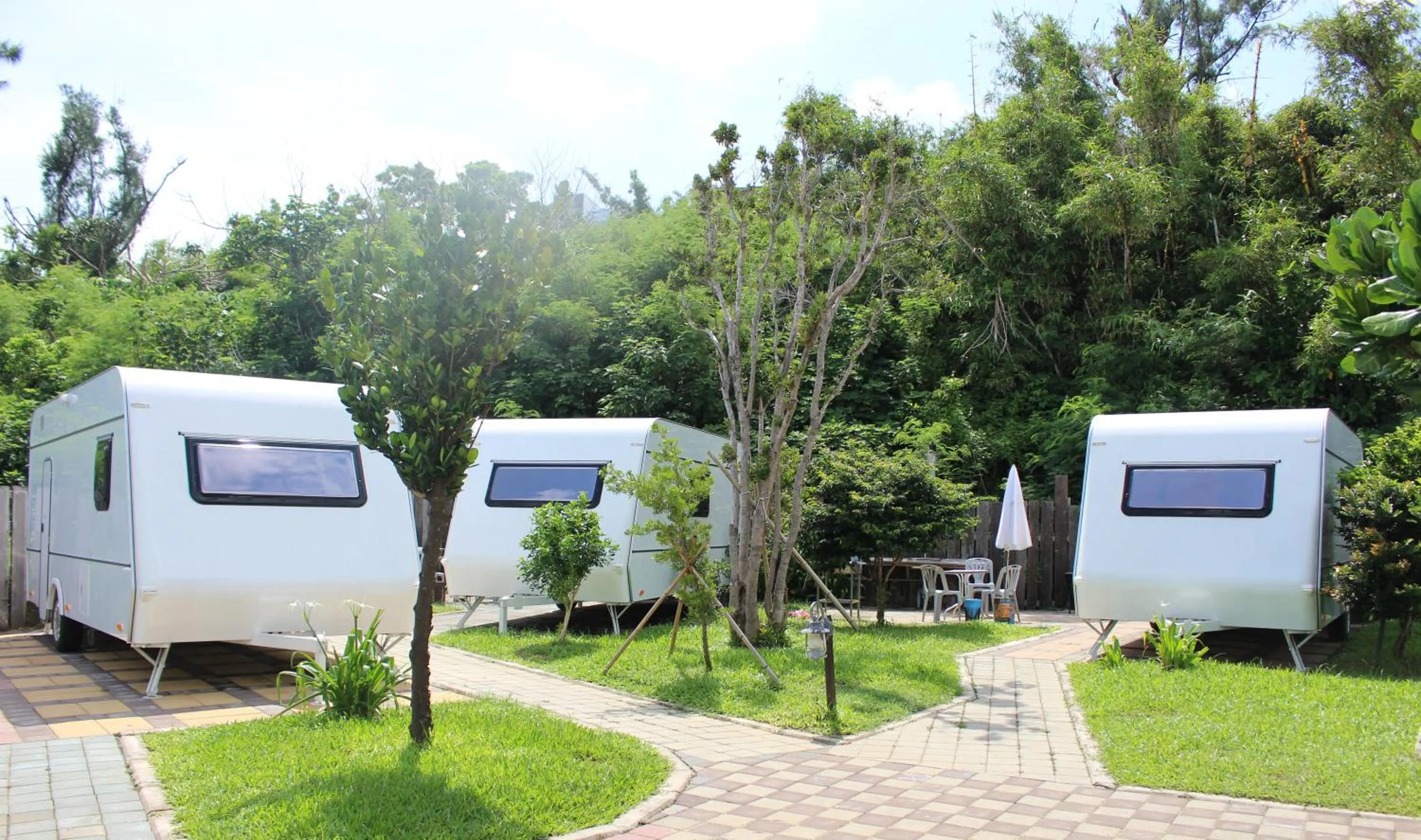 Kenting Houbihu Camping Car B&B