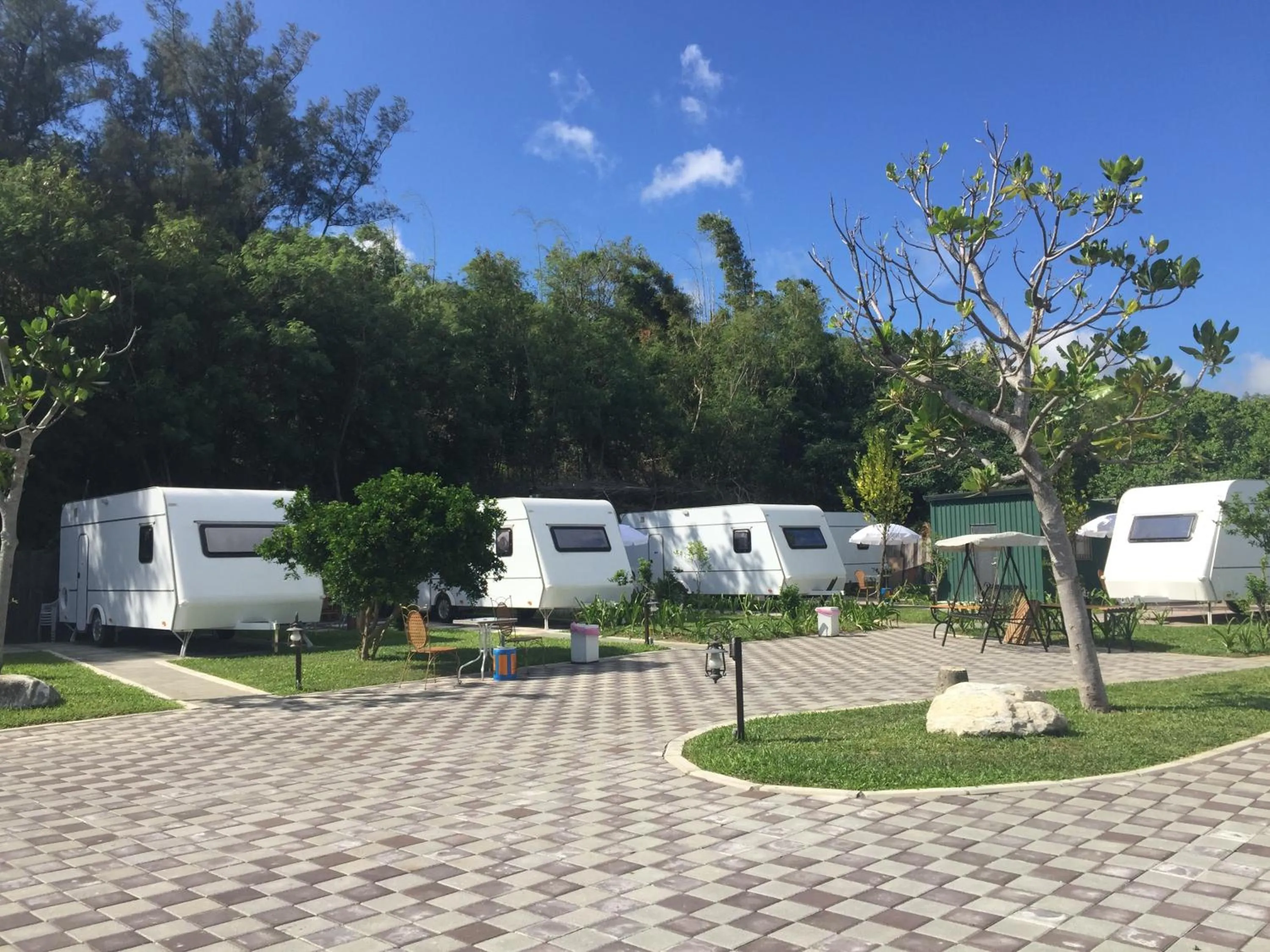 Garden in Kenting Houbihu Camping Car B&B