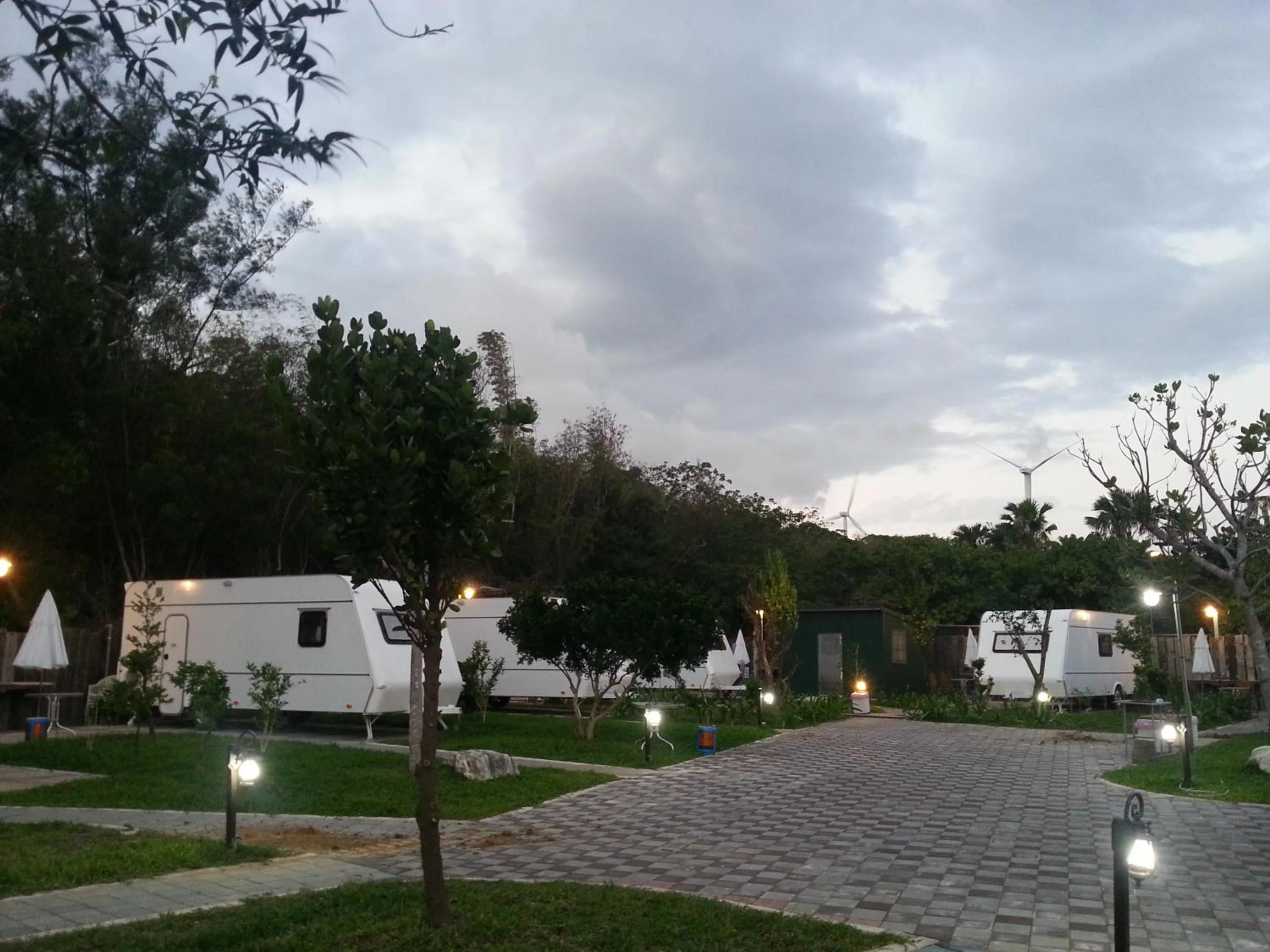 Garden view in Kenting Houbihu Camping Car B&B