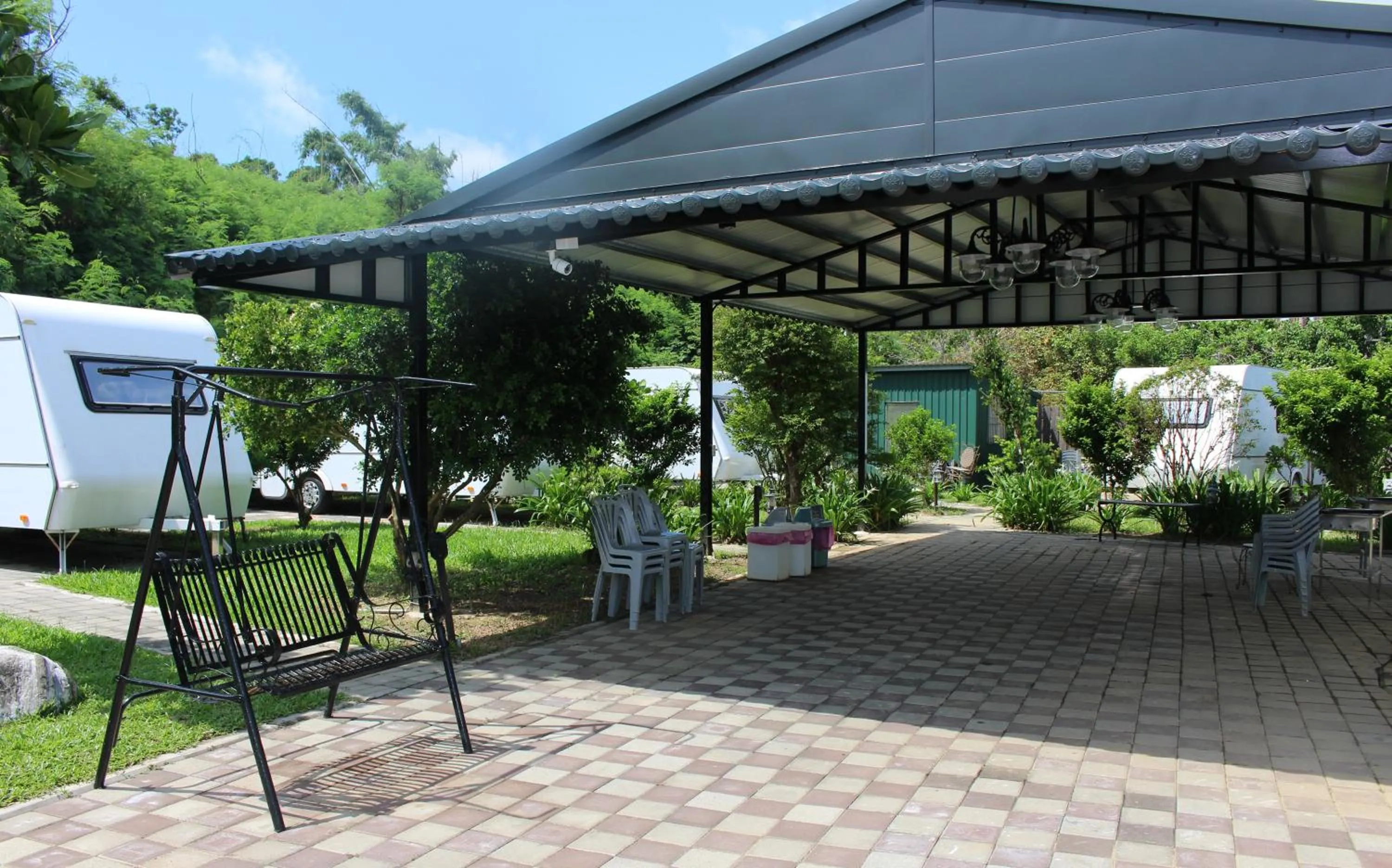 Kenting Houbihu Camping Car B&B