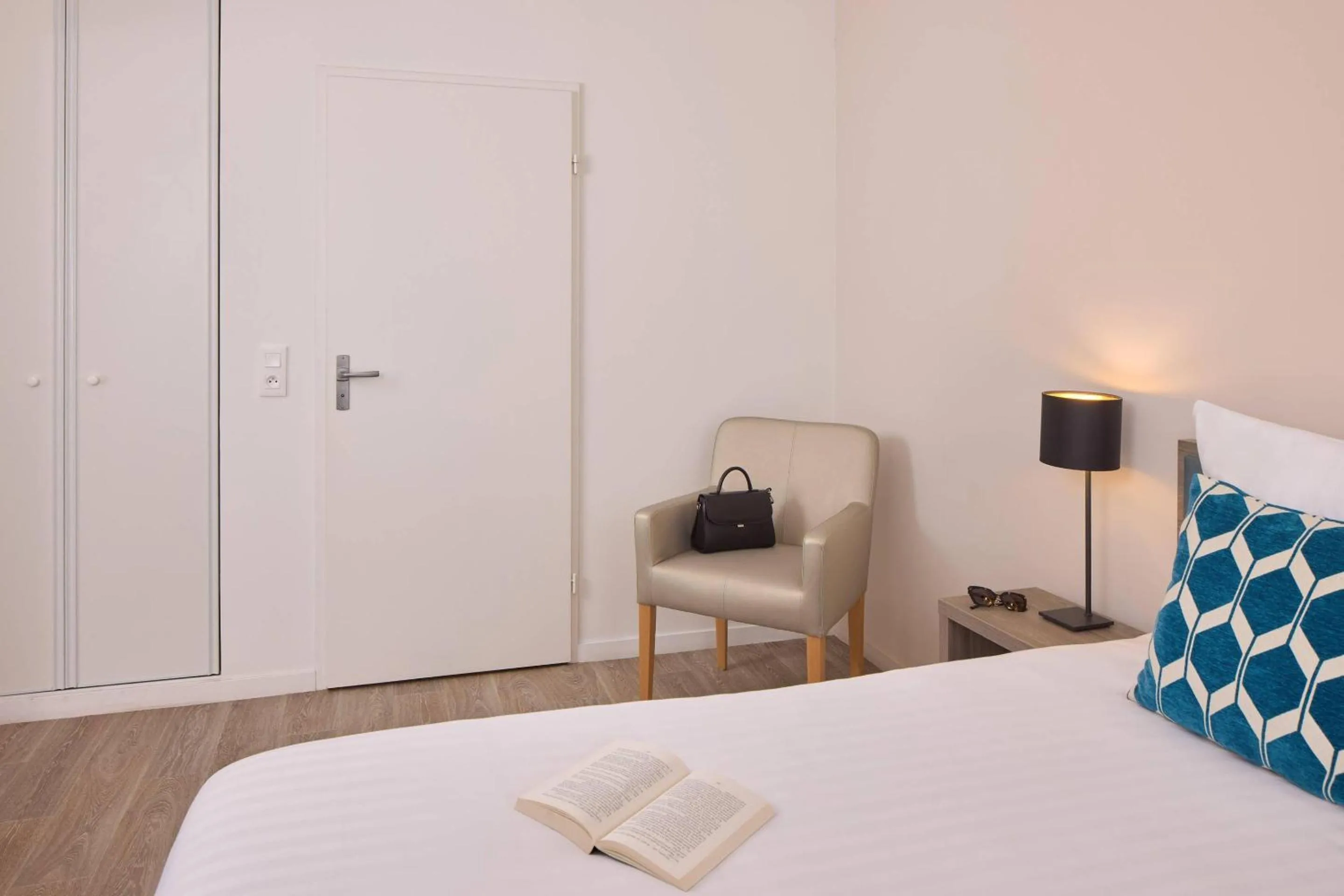 Bedroom, Bed in Quality Aparthotel Morangis Orly