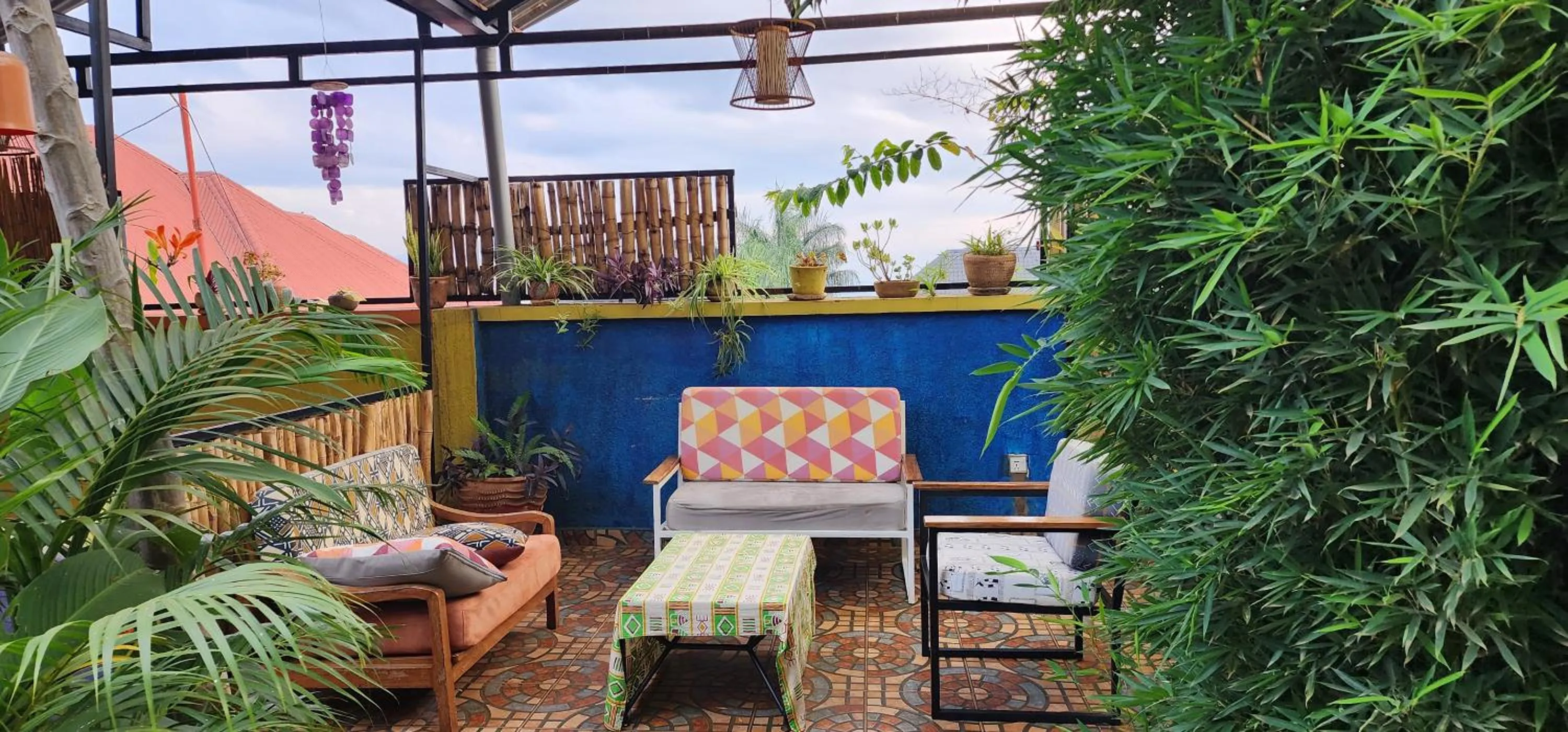 Restaurant/places to eat in Yambi Guesthouse