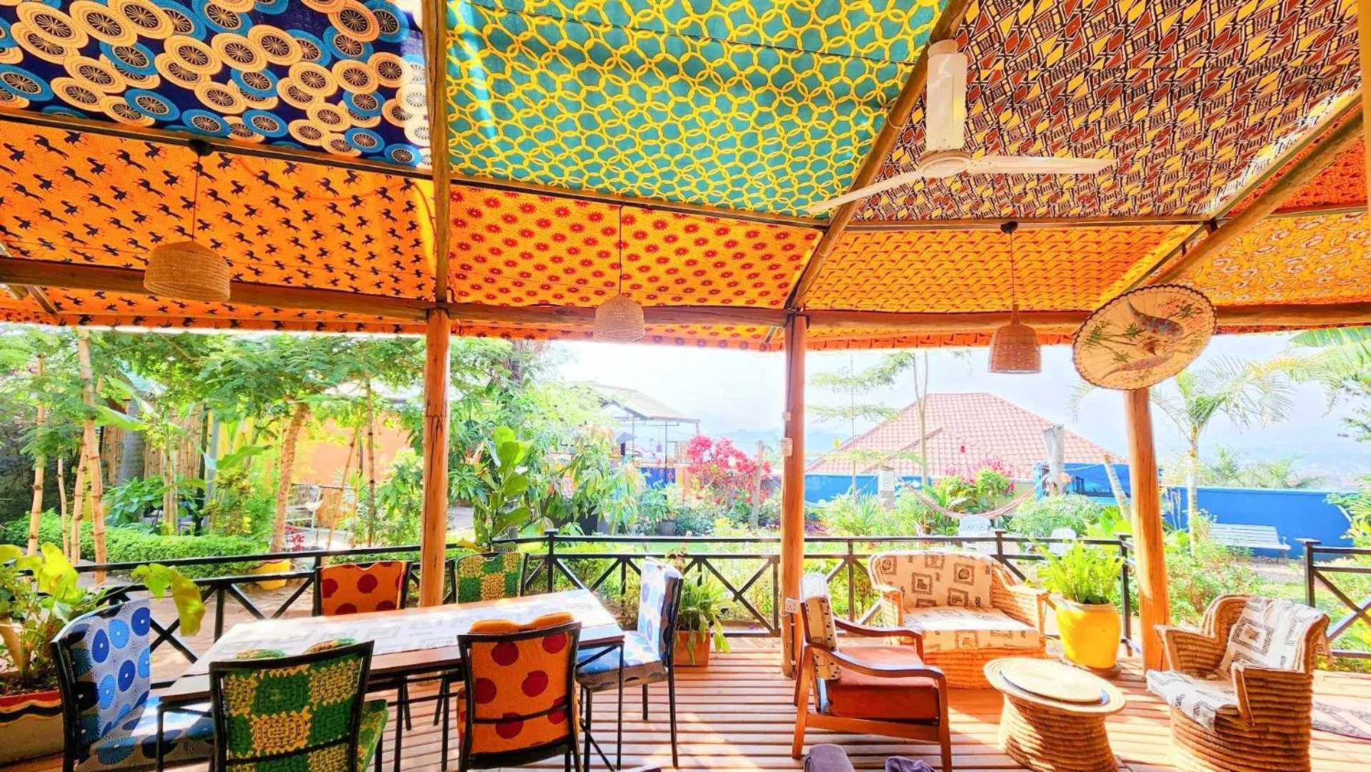 Restaurant/places to eat in Yambi Guesthouse