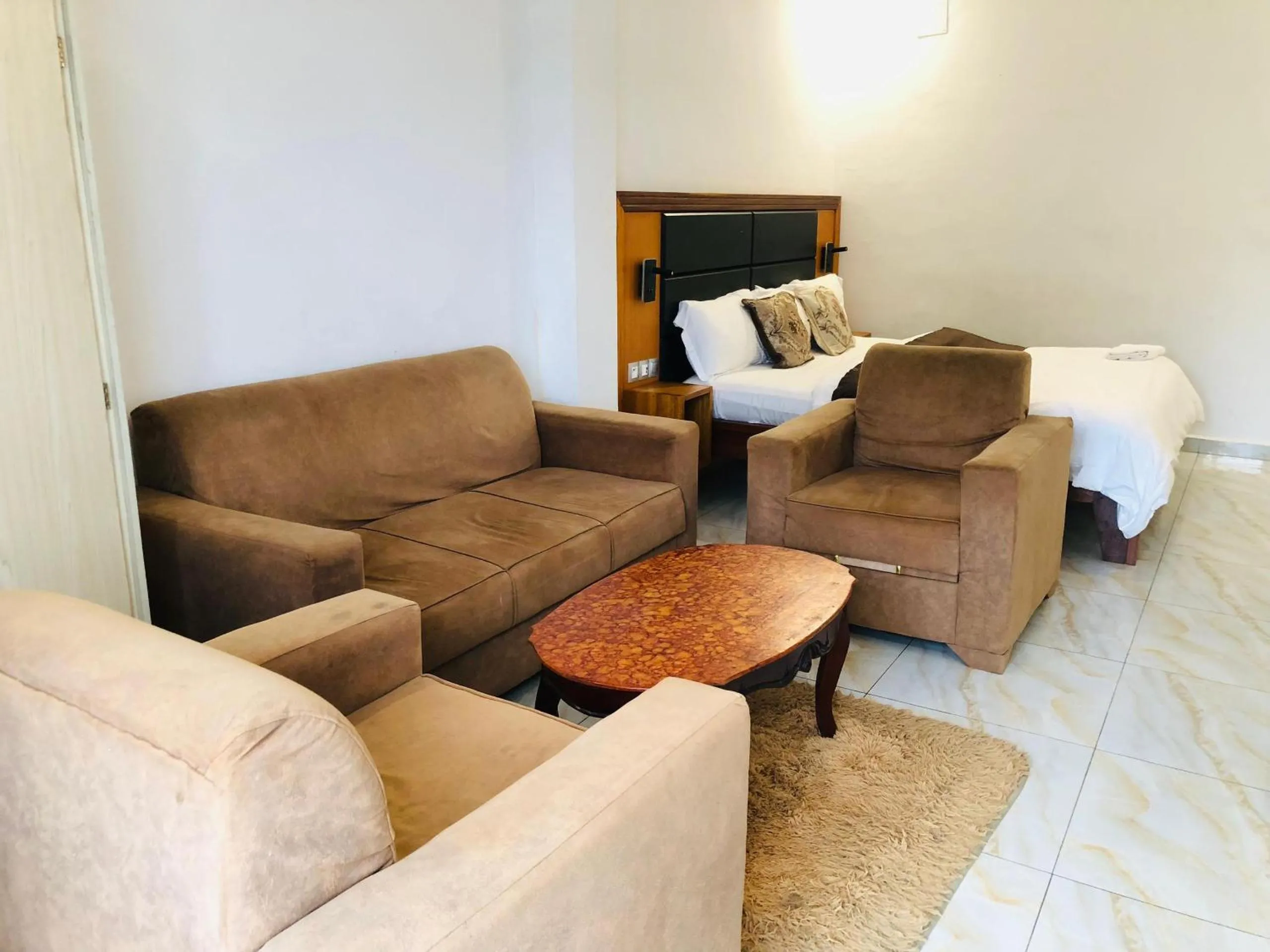 Photo of the whole room in residence hoteliere samba