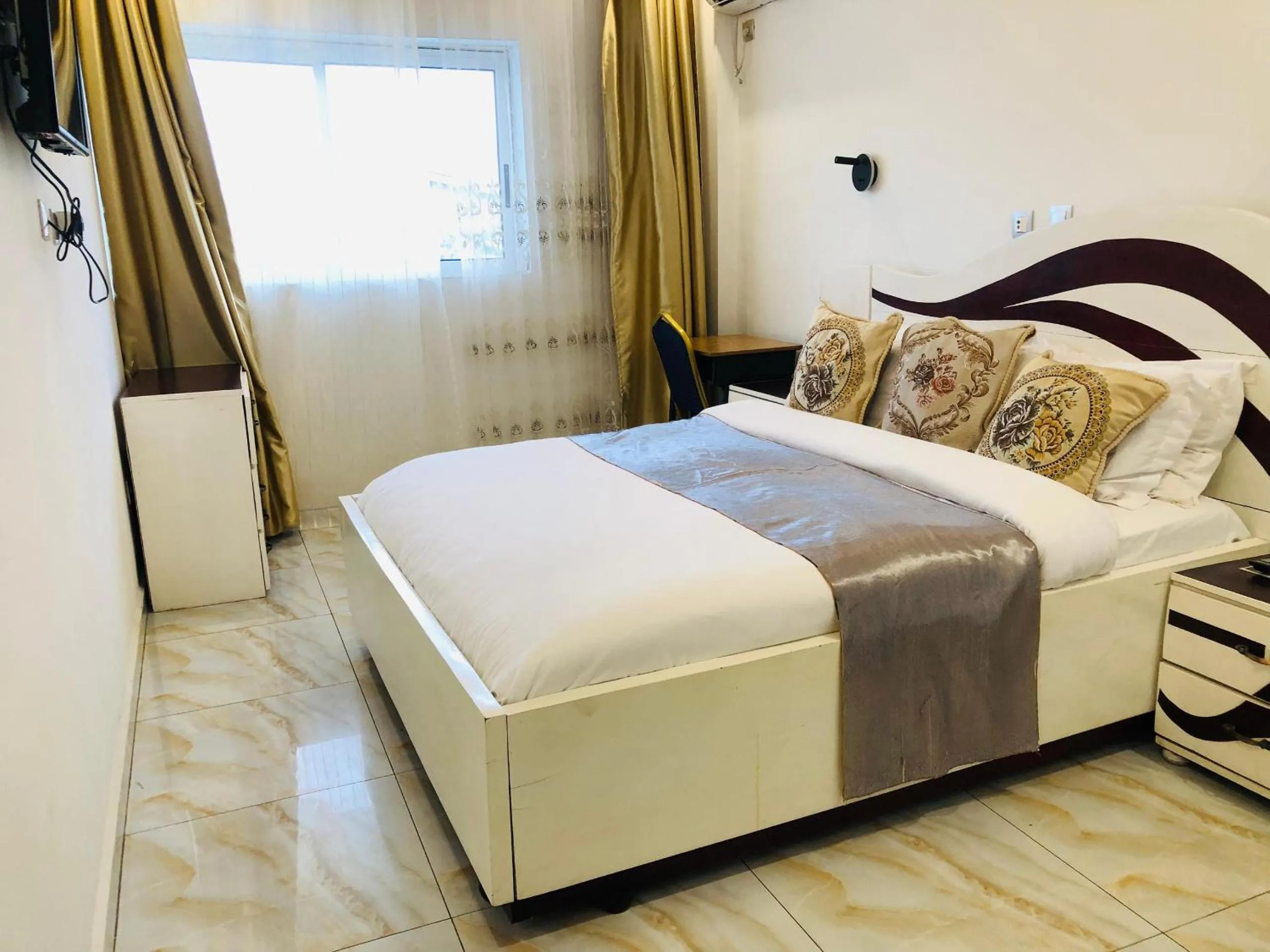 Bedroom, Bed in residence hoteliere samba
