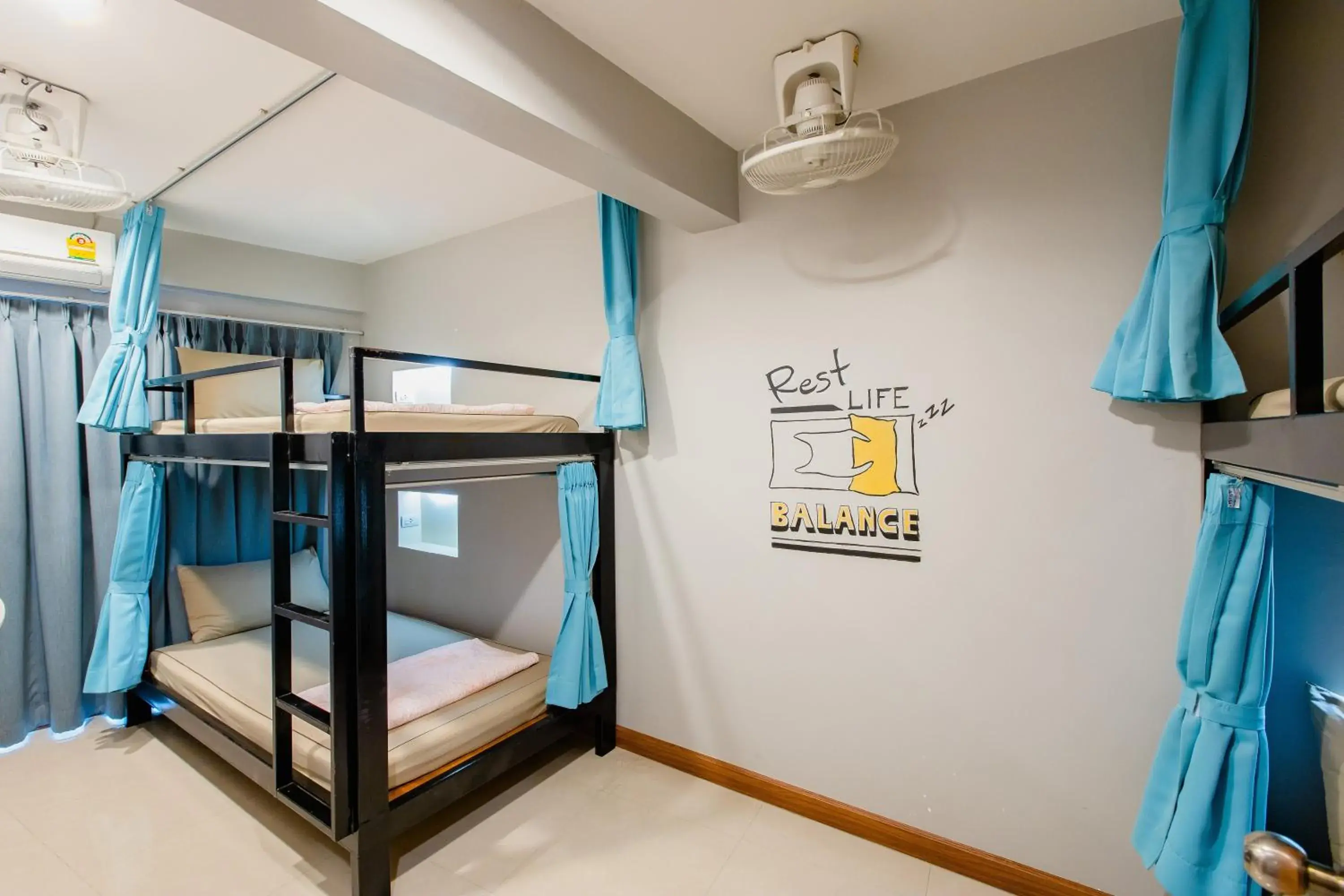 Quadruple Room with Shared Bathroom in Restiny Hostel Quadruple Room with Shared Bathroom in Restiny Hostel