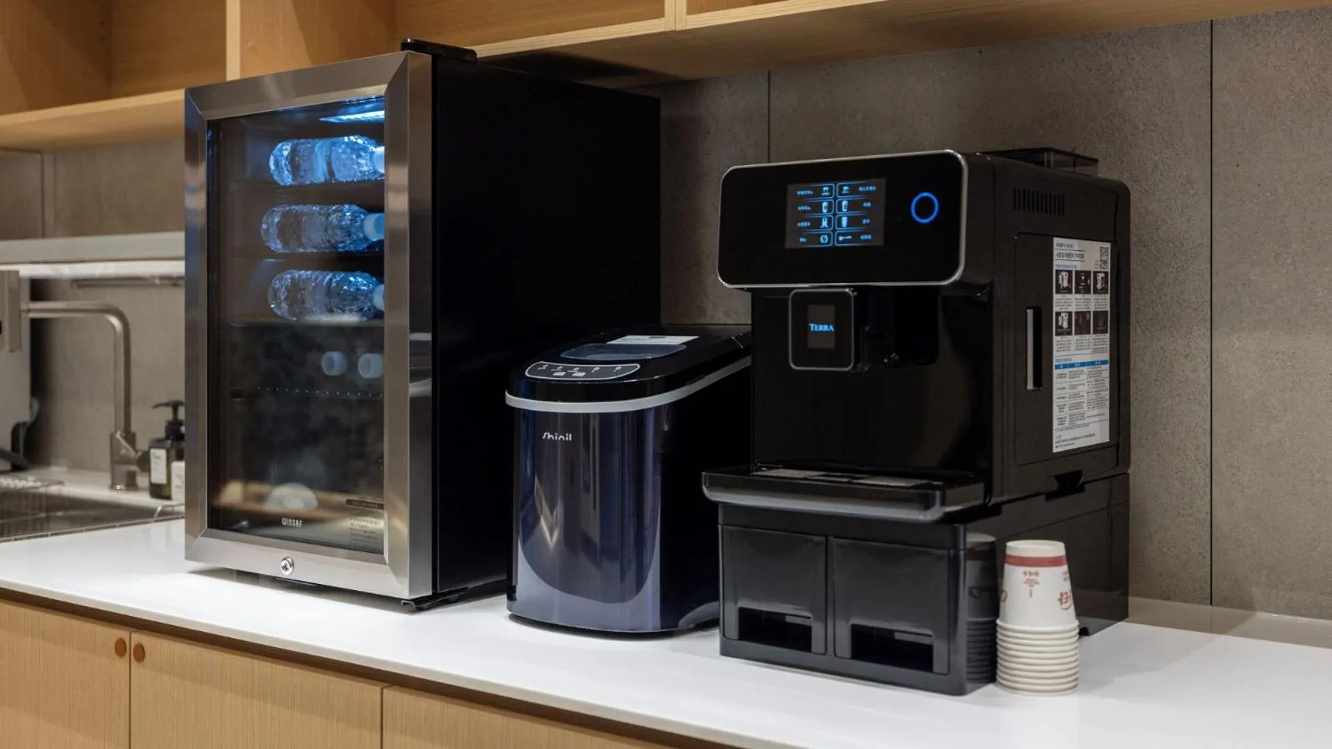 Coffee/tea facilities in Hound Hotel Pohang Yeongildae