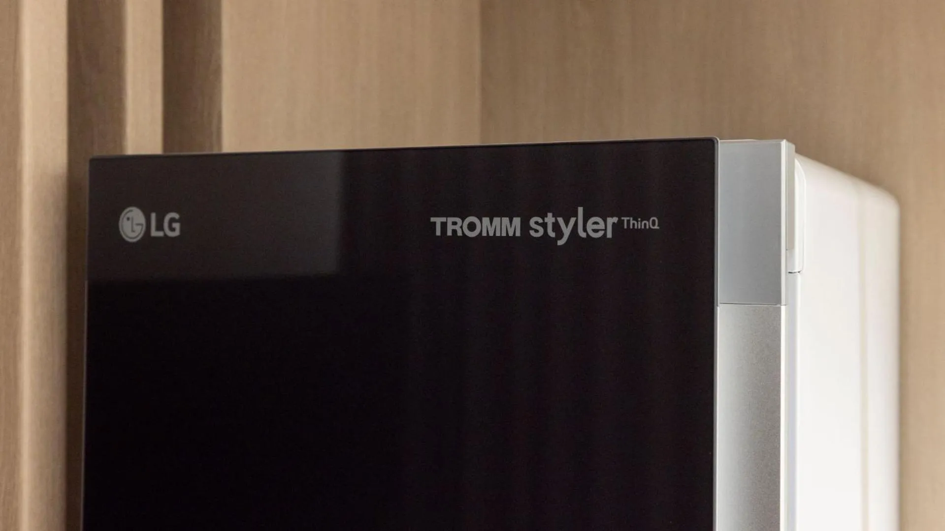 wardrobe in Hound Hotel Pohang Yeongildae