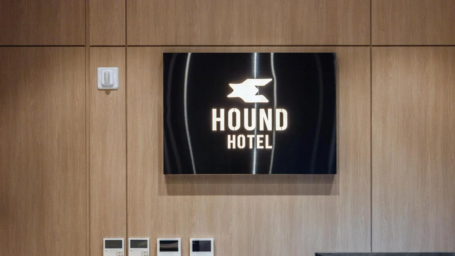 Property logo or sign in Hound Hotel Pohang Yeongildae