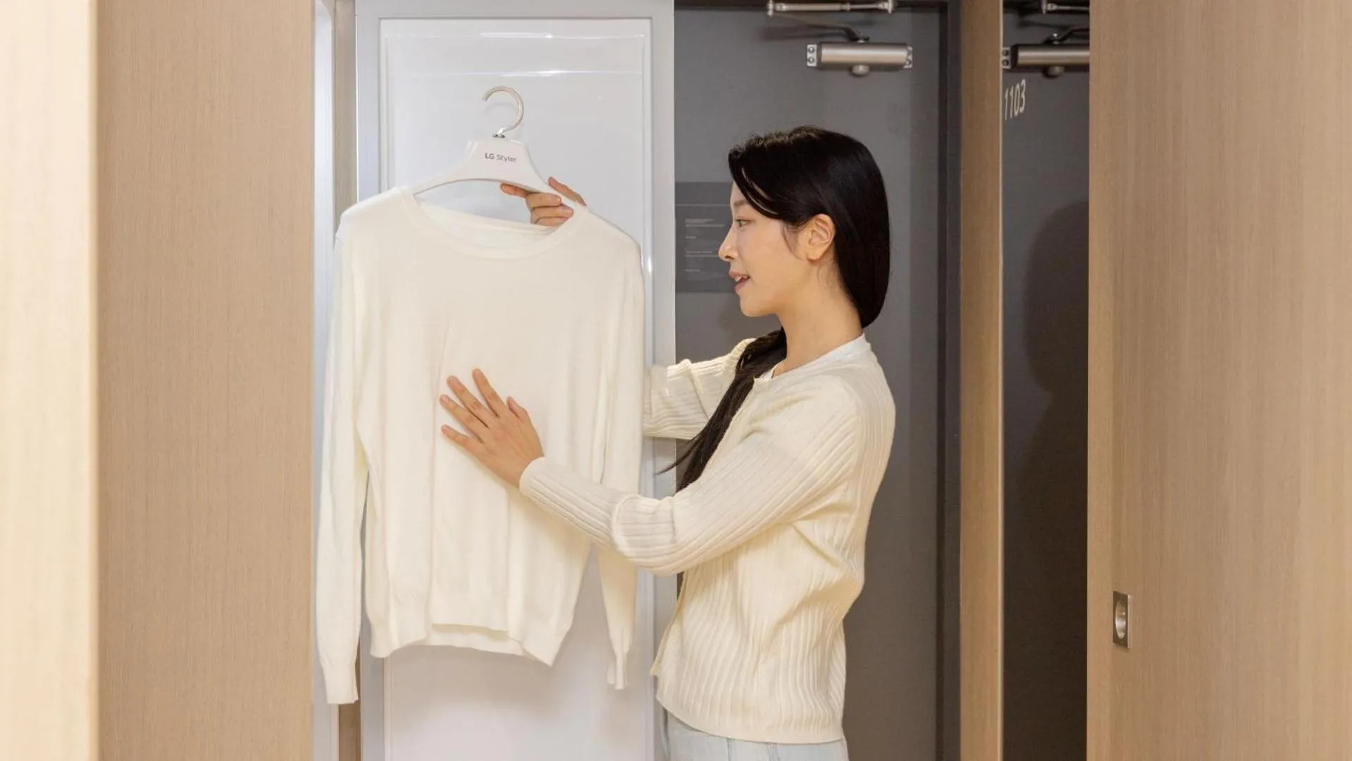 wardrobe in Hound Hotel Pohang Yeongildae