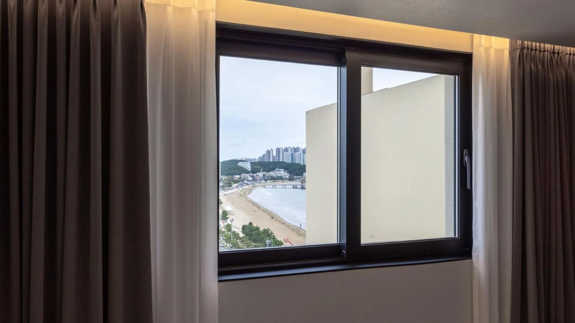 Natural landscape in Hound Hotel Pohang Yeongildae