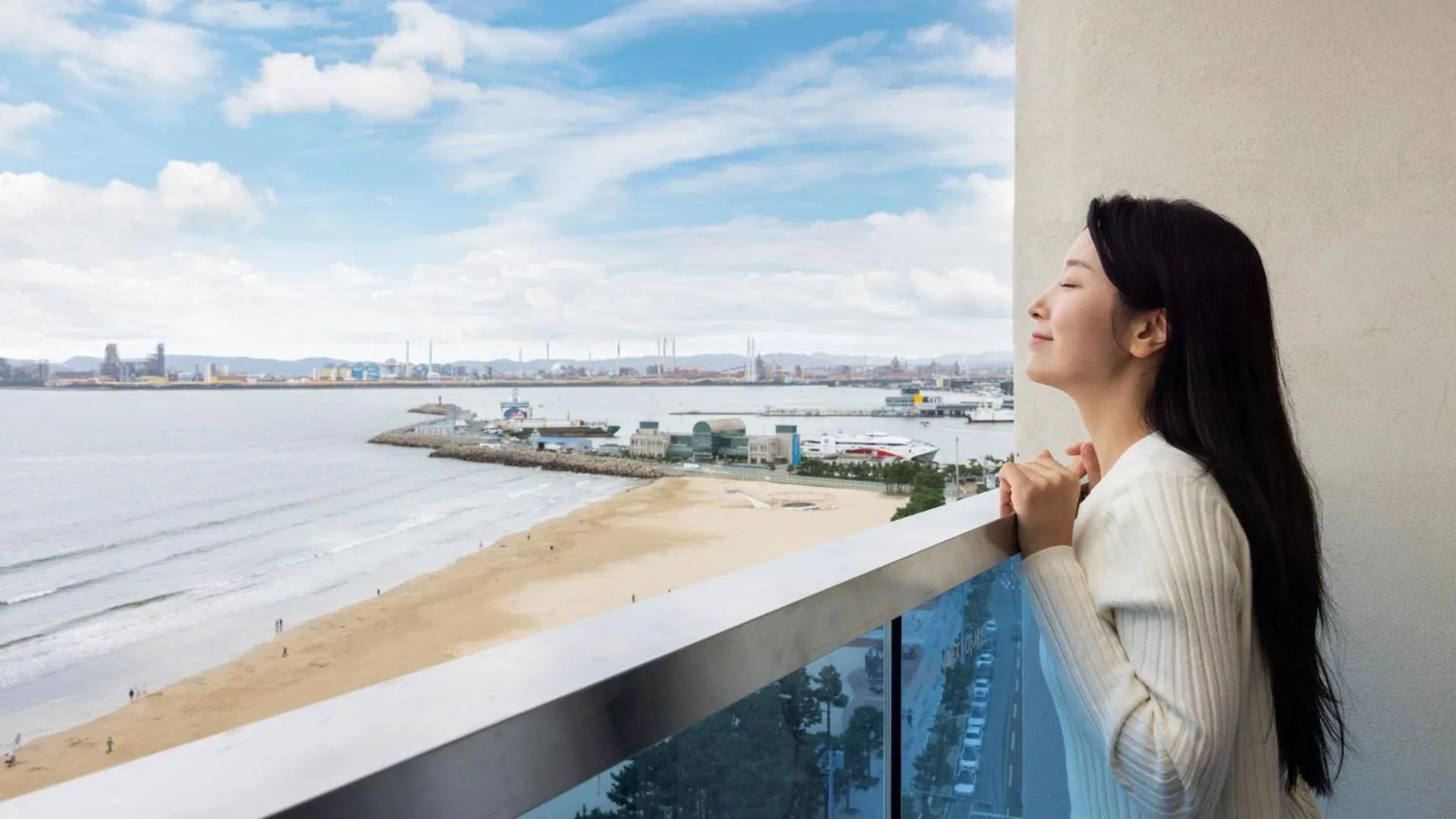 Sea view in Hound Hotel Pohang Yeongildae