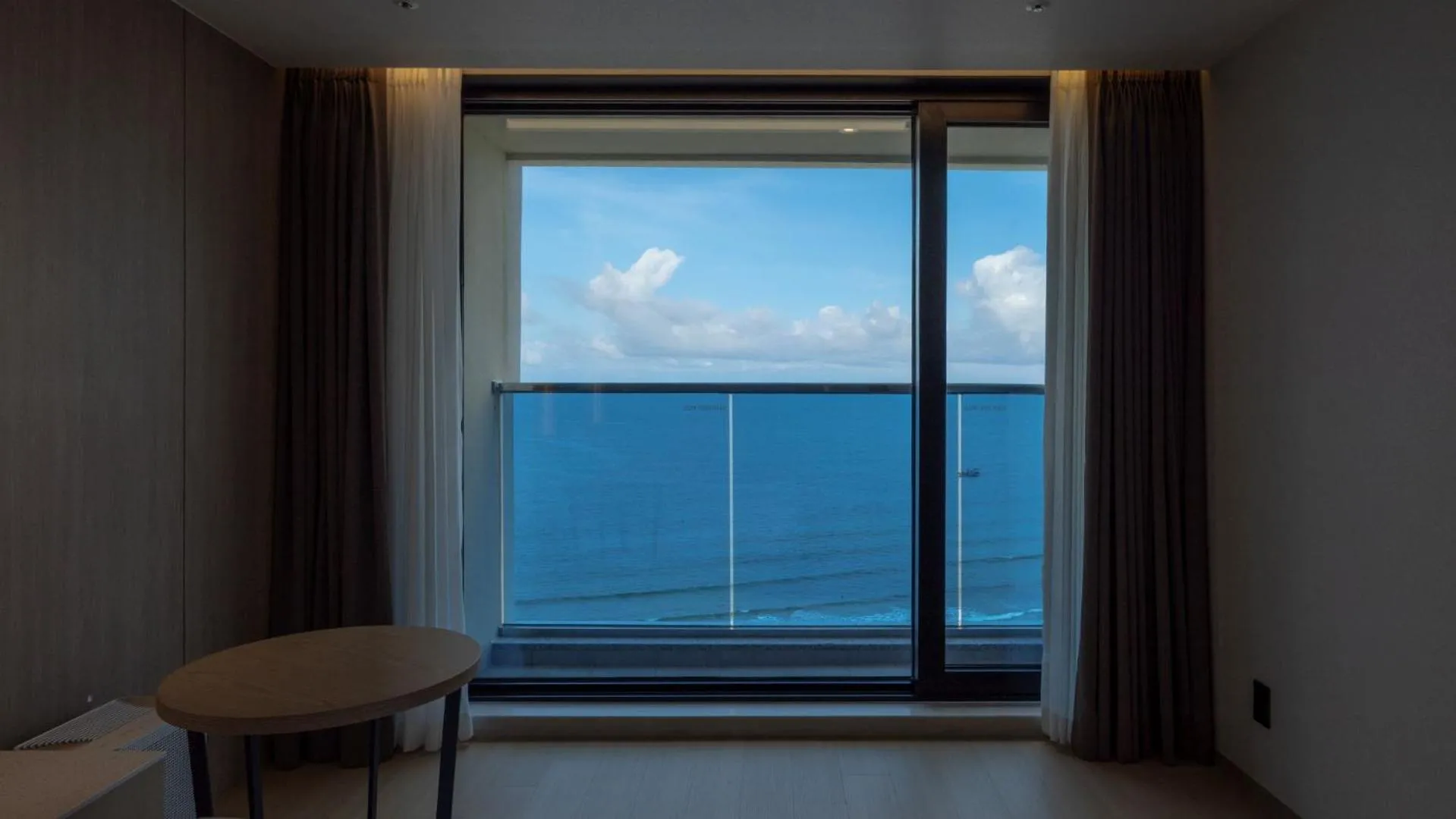 Sea view in Hound Hotel Pohang Yeongildae