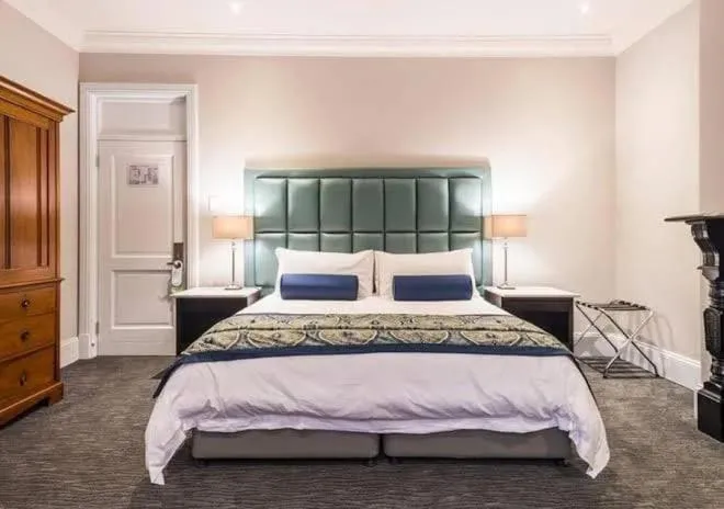 Bedroom, Bed in Luxe Avondale Boutique Hotel