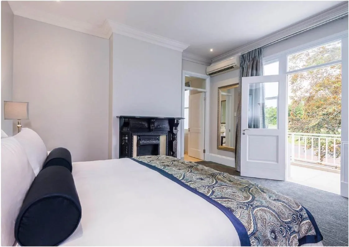 Photo of the whole room, Bed in Luxe Avondale Boutique Hotel