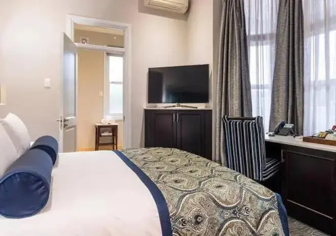 Deluxe Queen Room in Luxe Avondale Boutique Hotel Deluxe Queen Room in Luxe Avondale Boutique Hotel