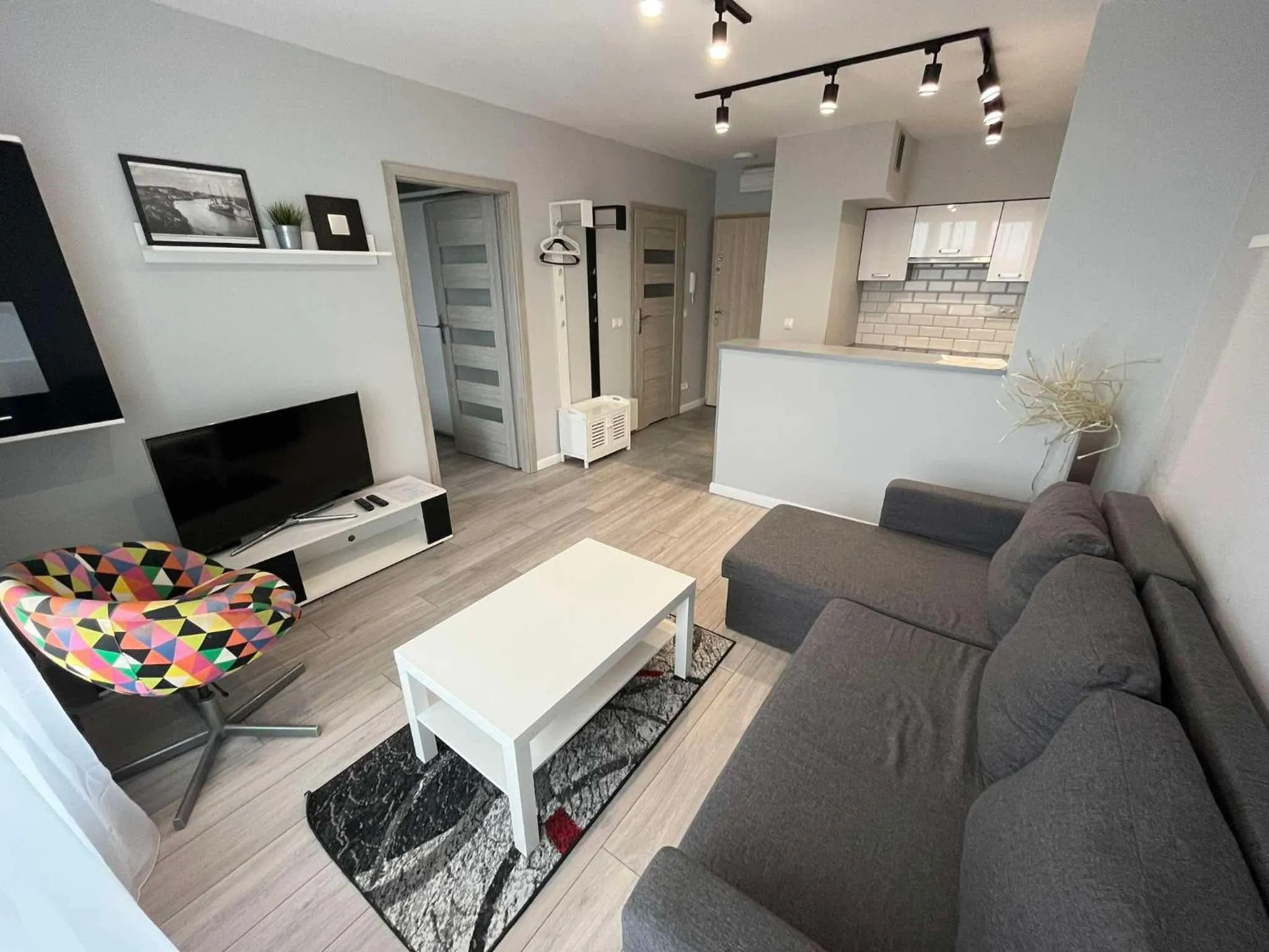 Communal lounge/ TV room in Residence Aparthotel