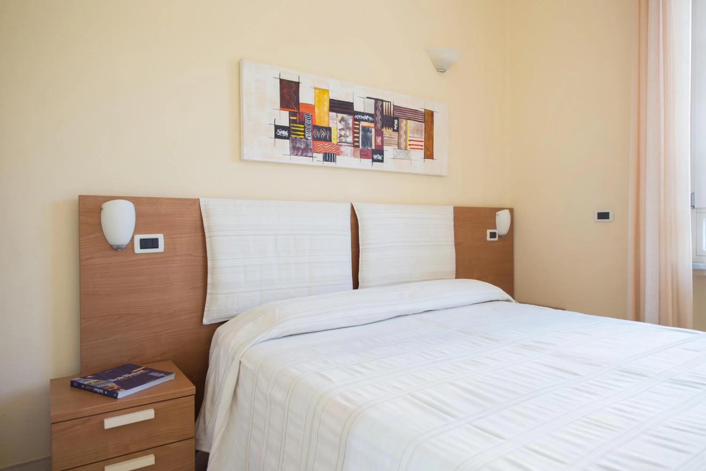 Bedroom, Bed in Residence Colombo