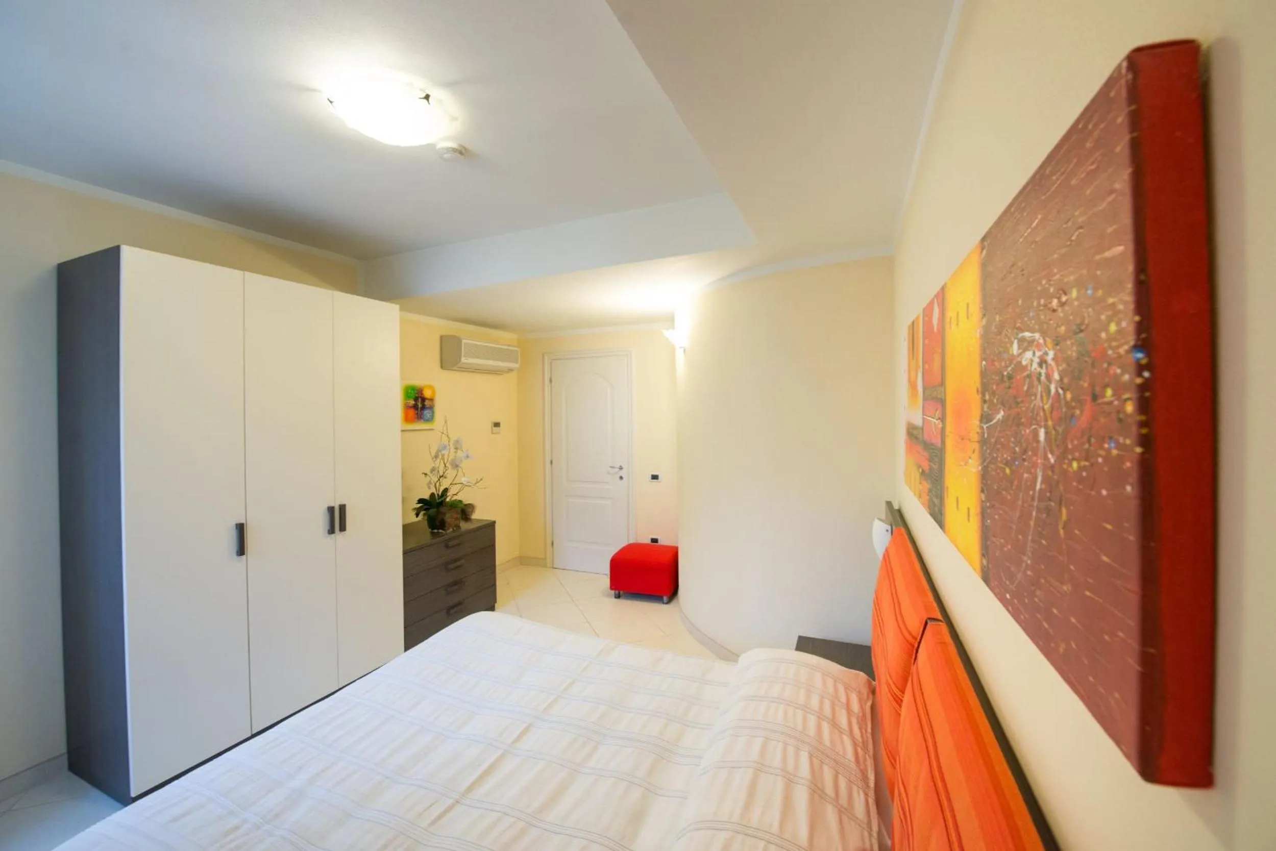 Bedroom, Bed in Residence Colombo