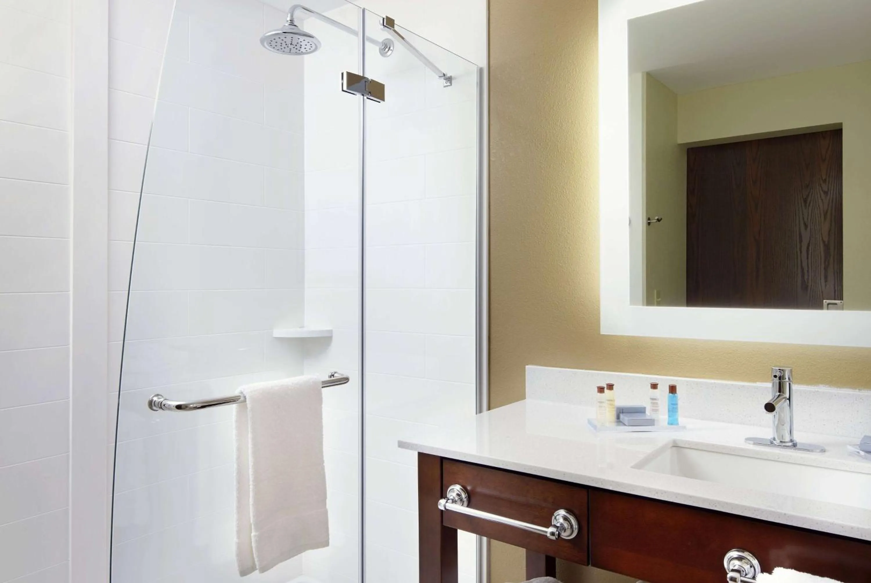 Bathroom in Hawthorn Suites by Wyndham Bridgeport