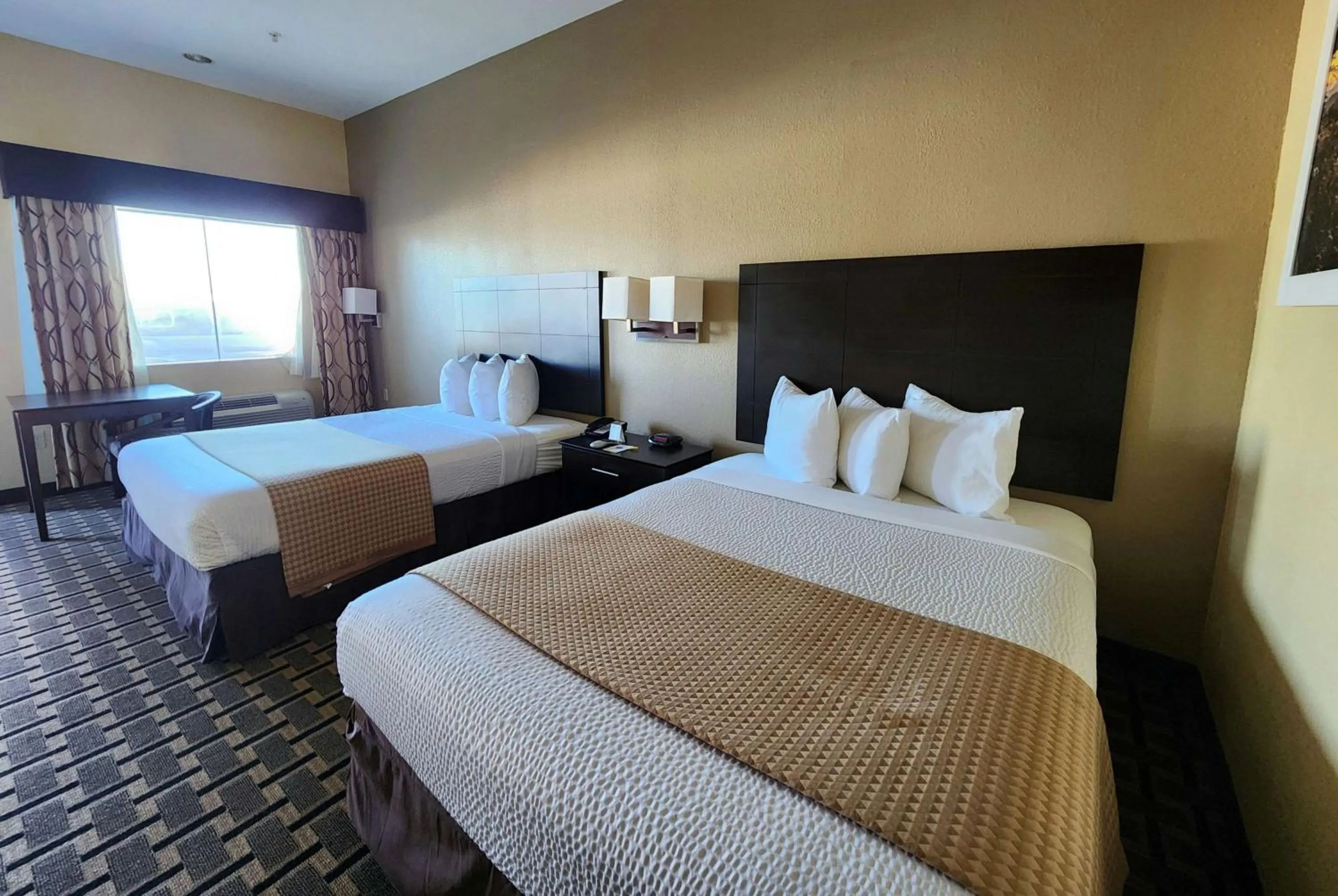 Photo of the whole room, Bed in Days Inn by Wyndham Baytown East