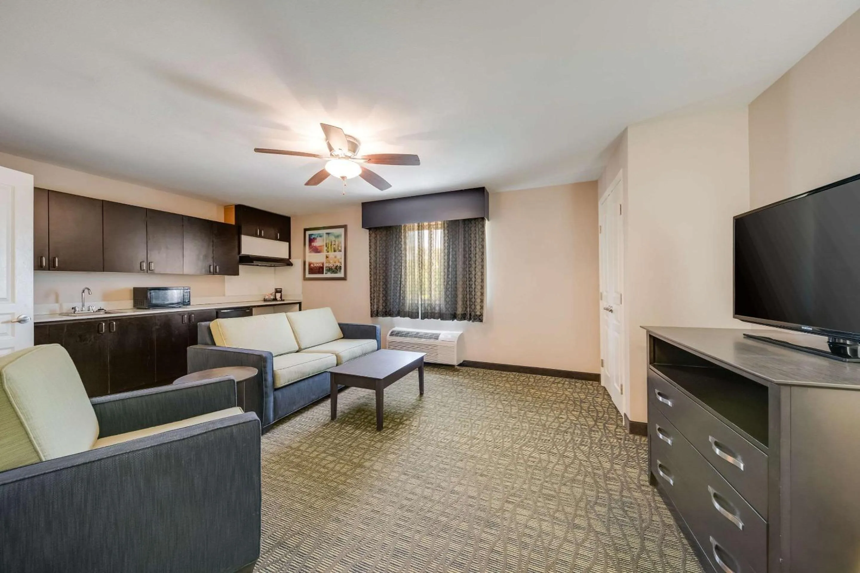 TV and multimedia in Quality Inn & Suites Ardmore