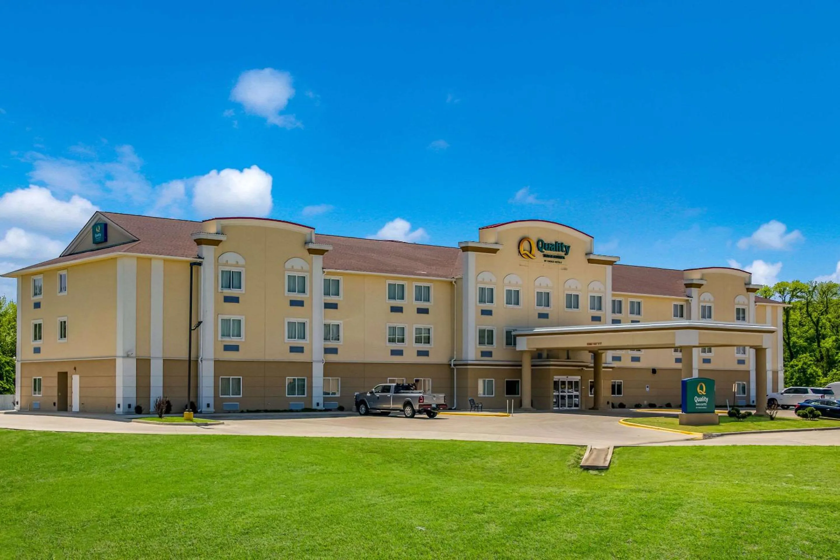 Property building in Quality Inn & Suites Ardmore