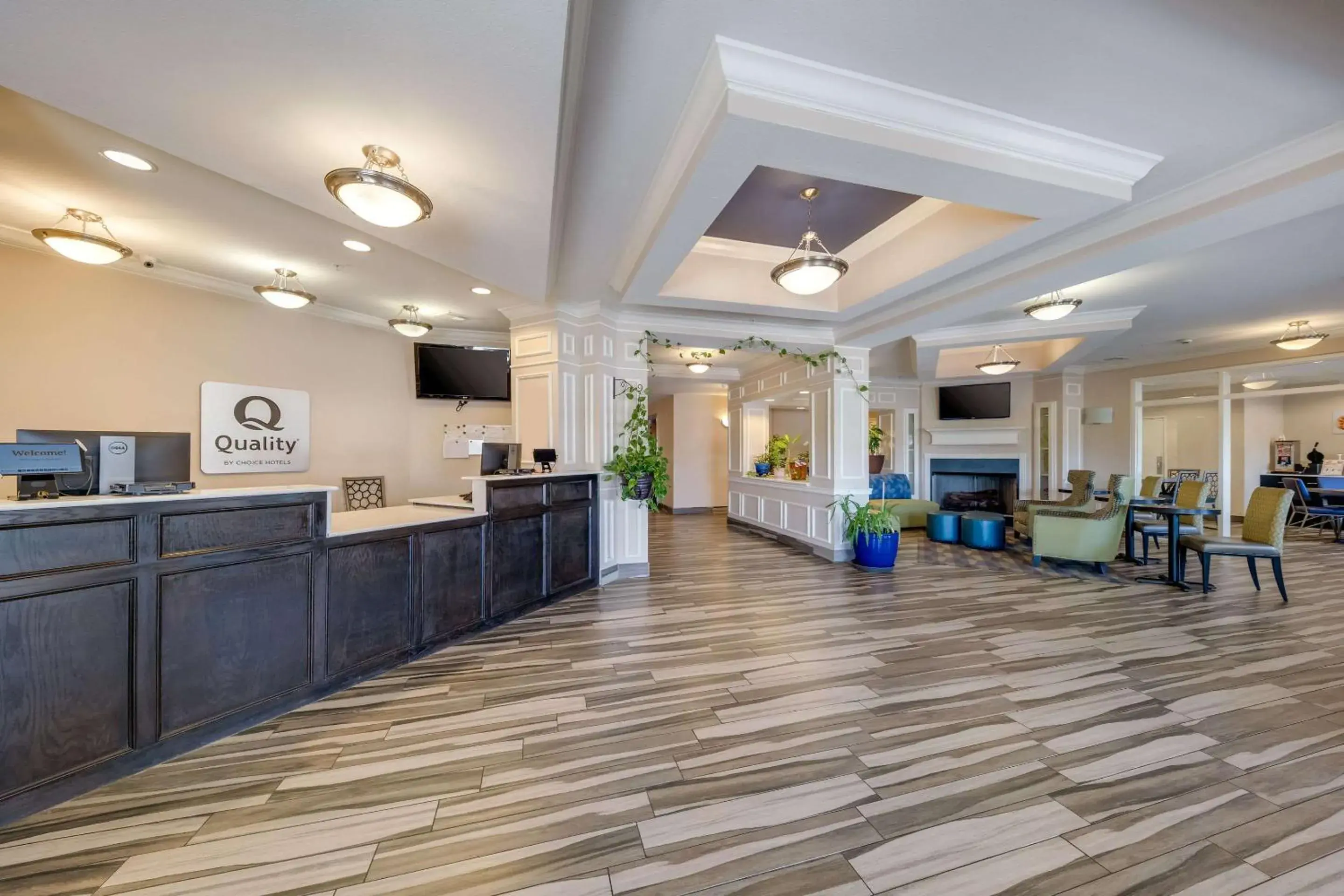 Lobby or reception in Quality Inn & Suites Ardmore Lobby or reception in Quality Inn & Suites Ardmore