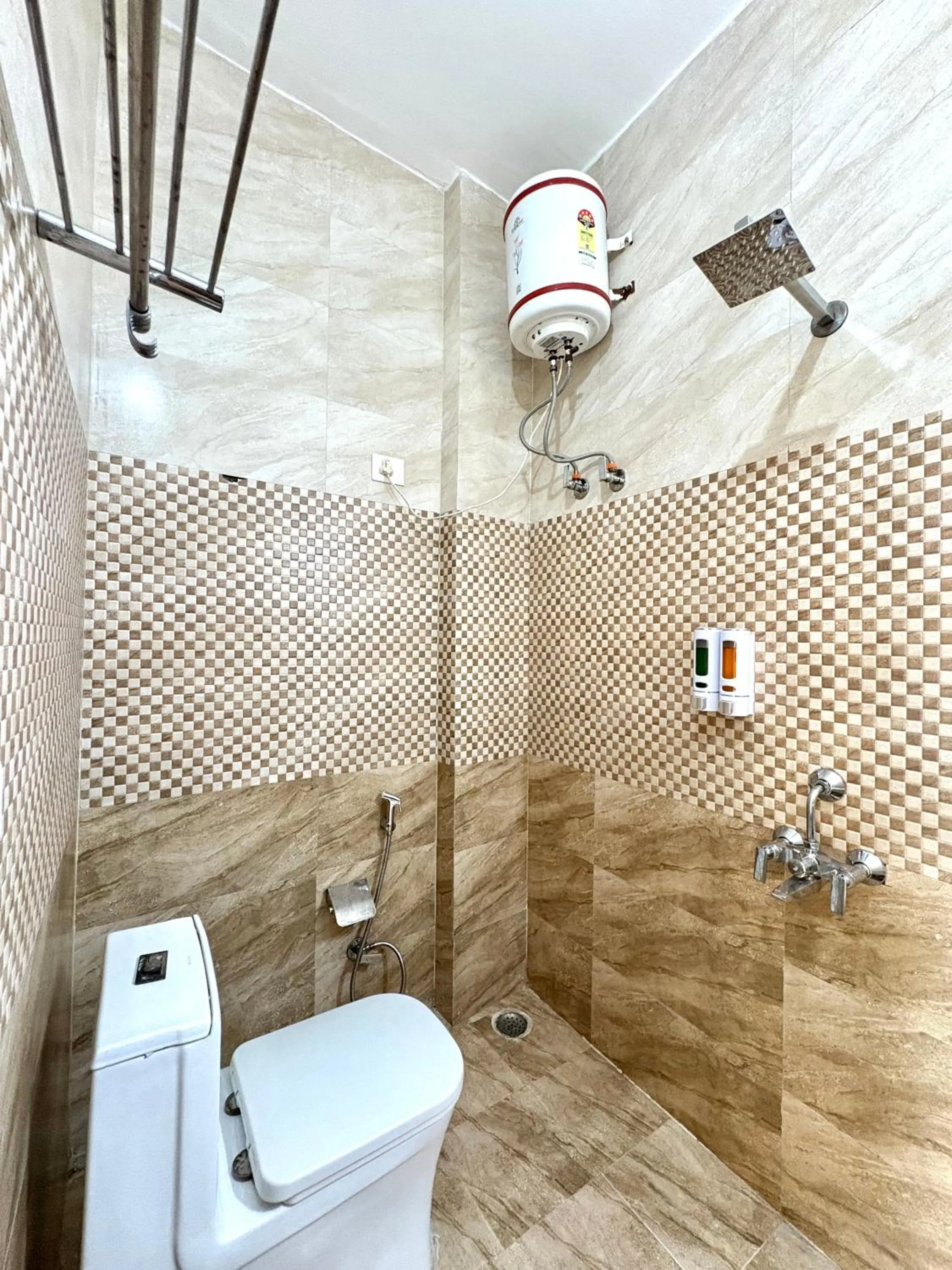 Shower in Zuna Stayz Tapovan Rishikesh