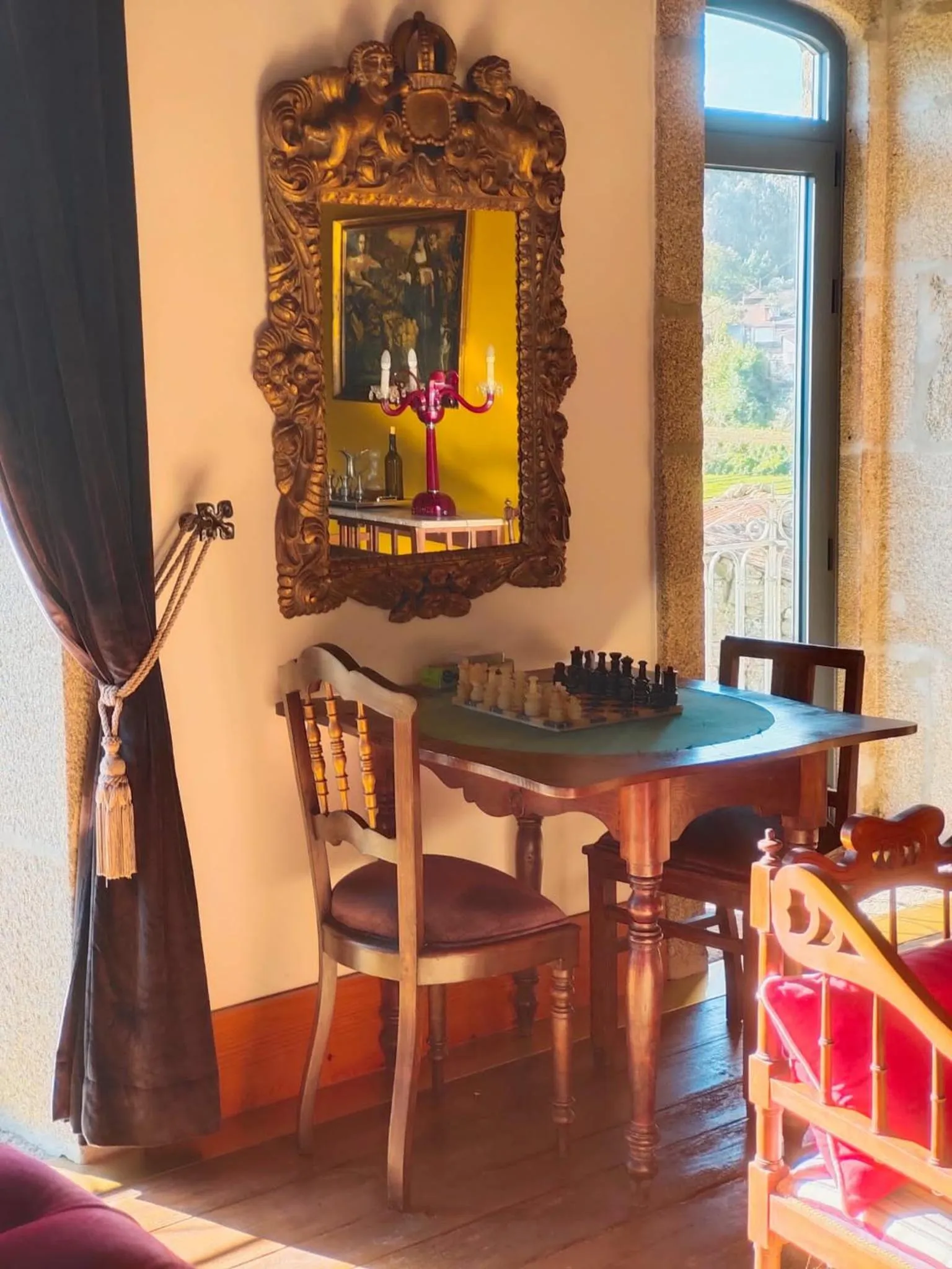 Communal lounge/ TV room in Paço de Vilharigues