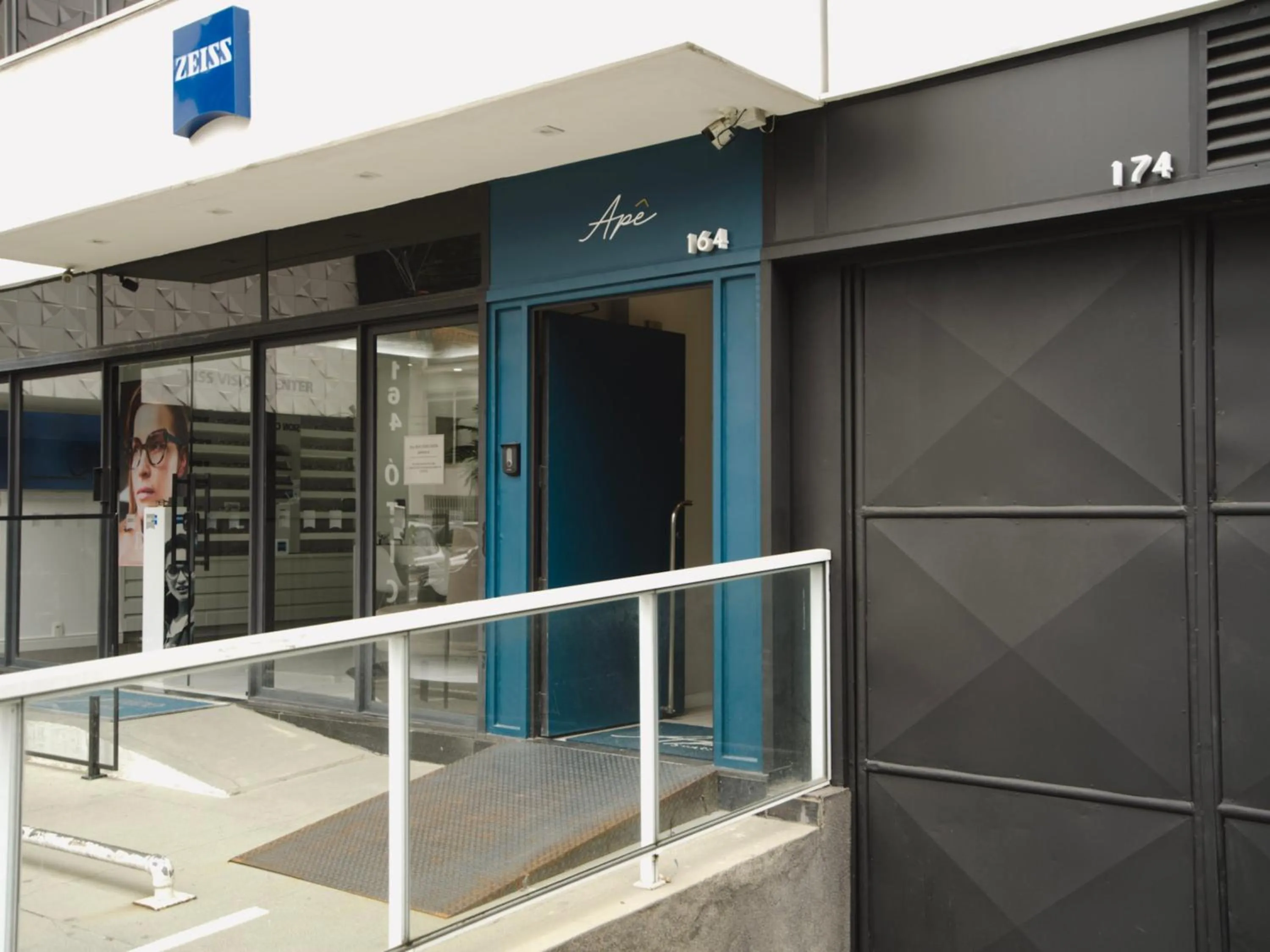 Facade/entrance in Apê Itaim Bibi - Soft Opening