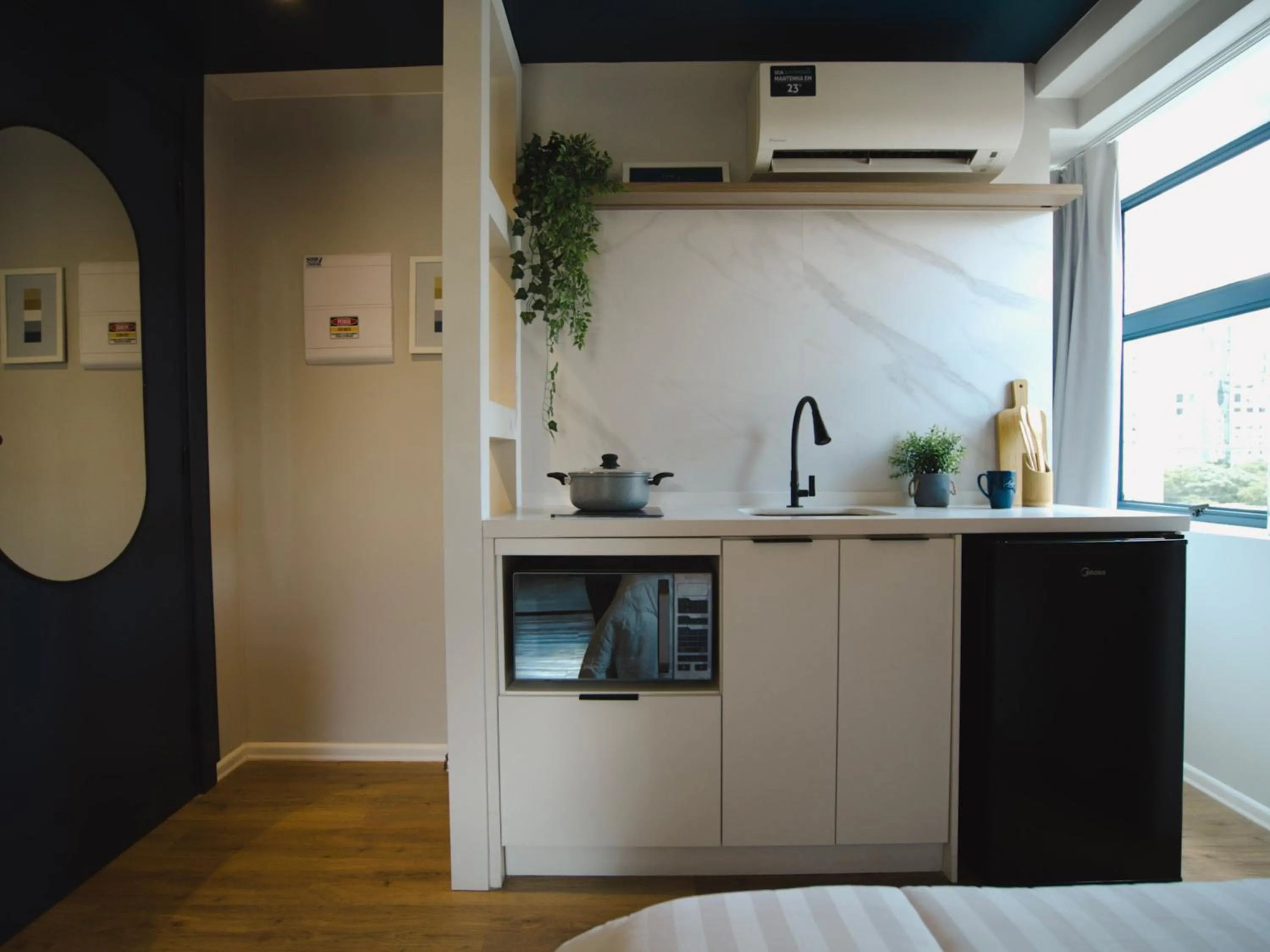 Kitchen or kitchenette, Bed in Apê Itaim Bibi - Soft Opening
