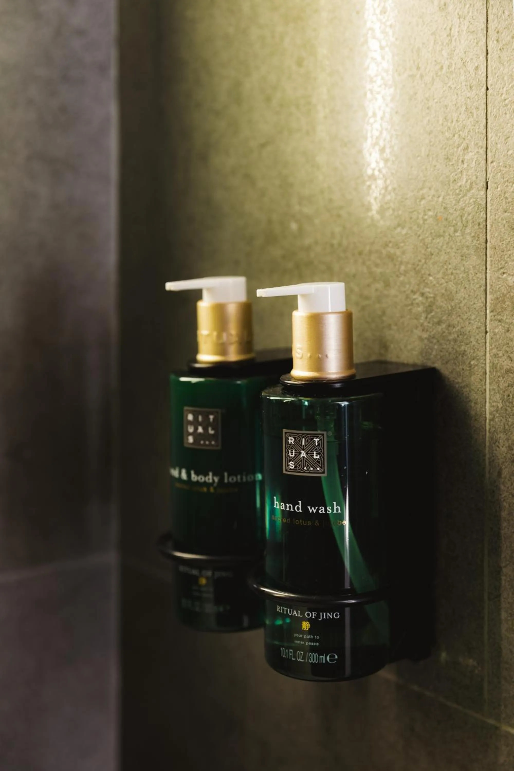 Bathroom in Hôtel Opéra Liège