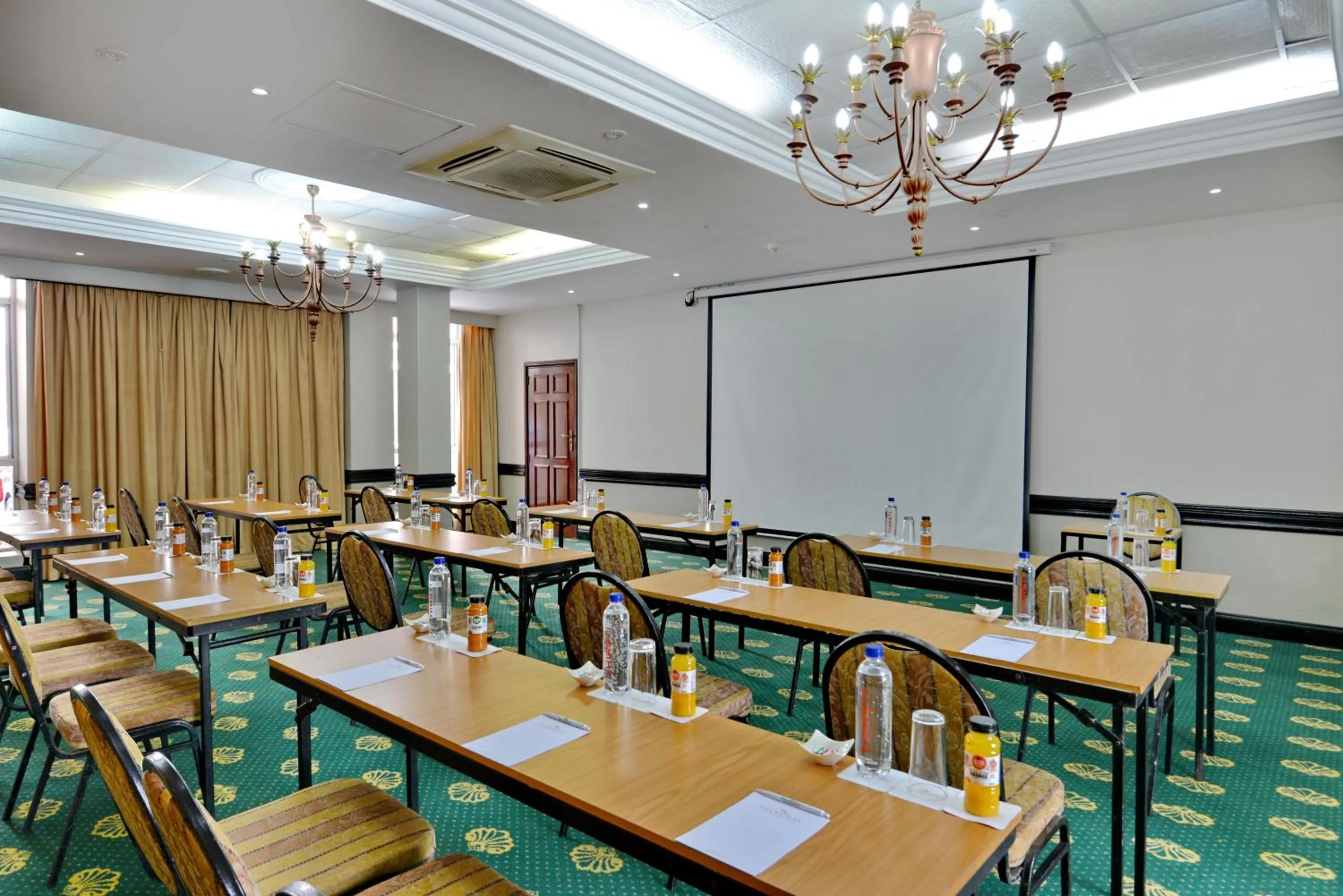 Meeting/conference room in The Balmoral - Halaal